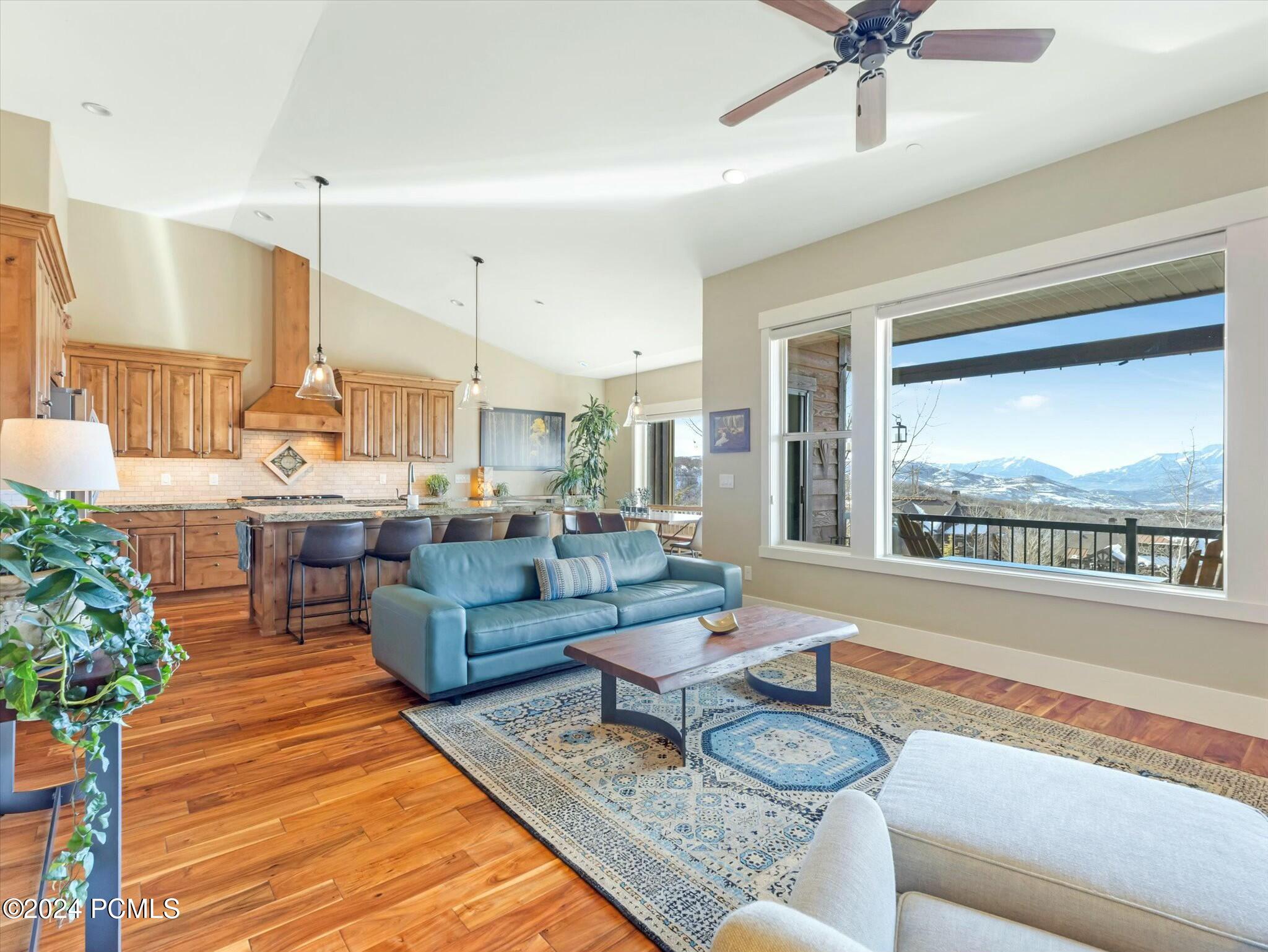 1628 E Viewside Circle