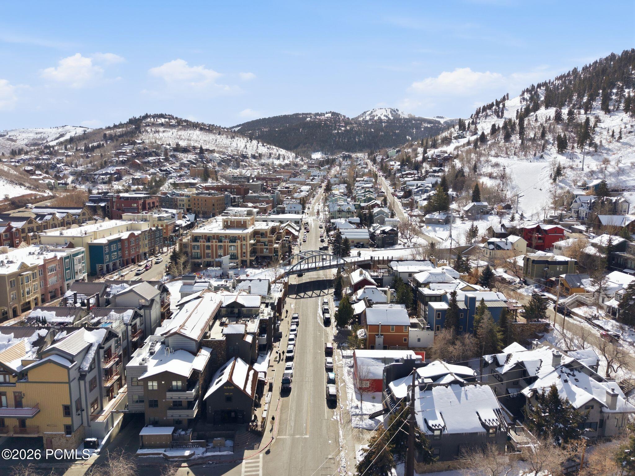 820 Park Avenue, 203