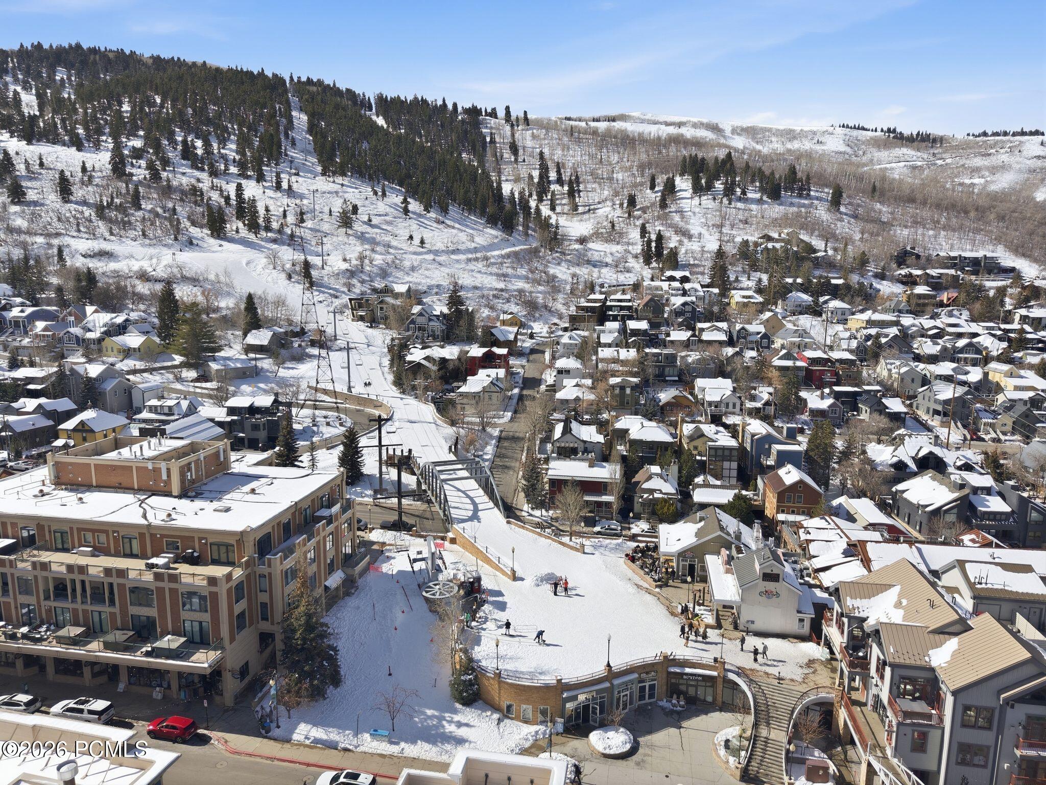 820 Park Avenue, 203