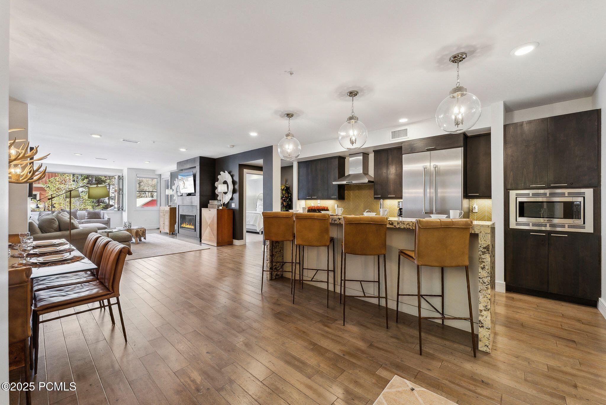 820 Park Avenue, 203