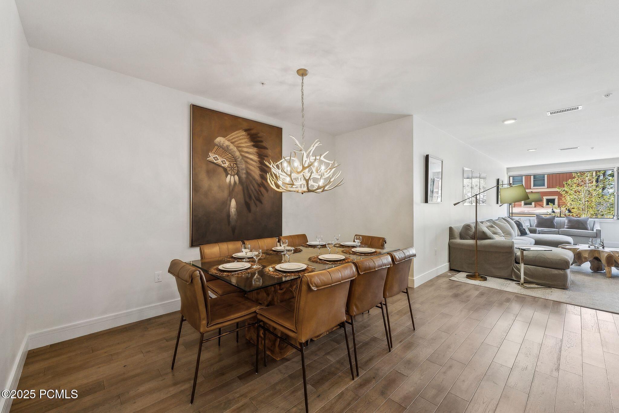 820 Park Avenue, 203