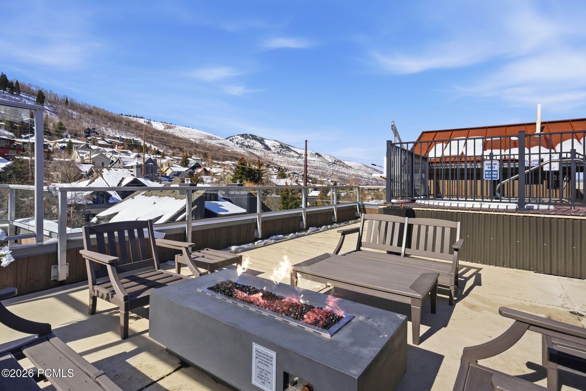 820 Park Avenue, 203