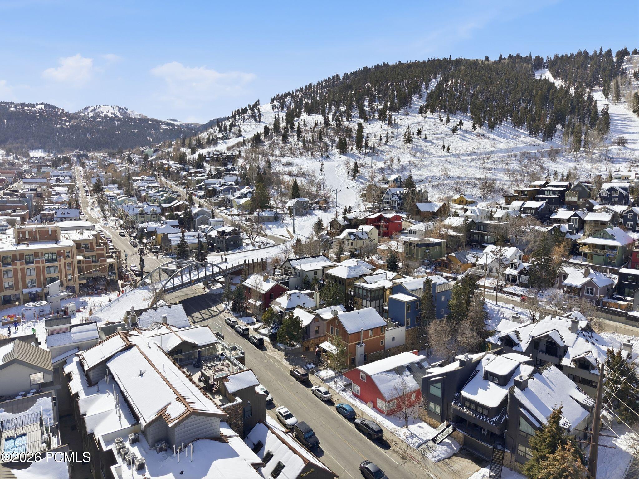 820 Park Avenue, 203