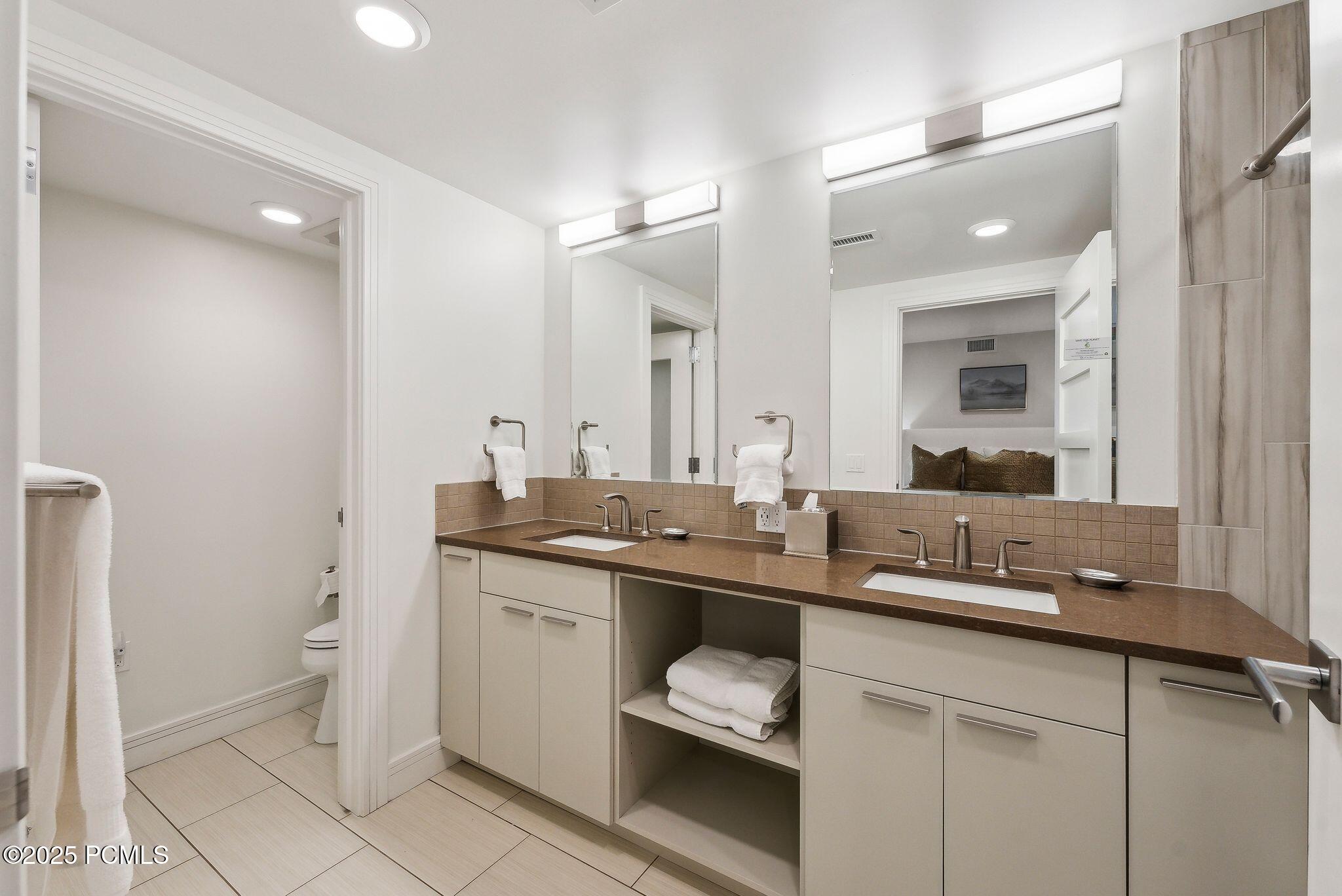 820 Park Avenue, 203