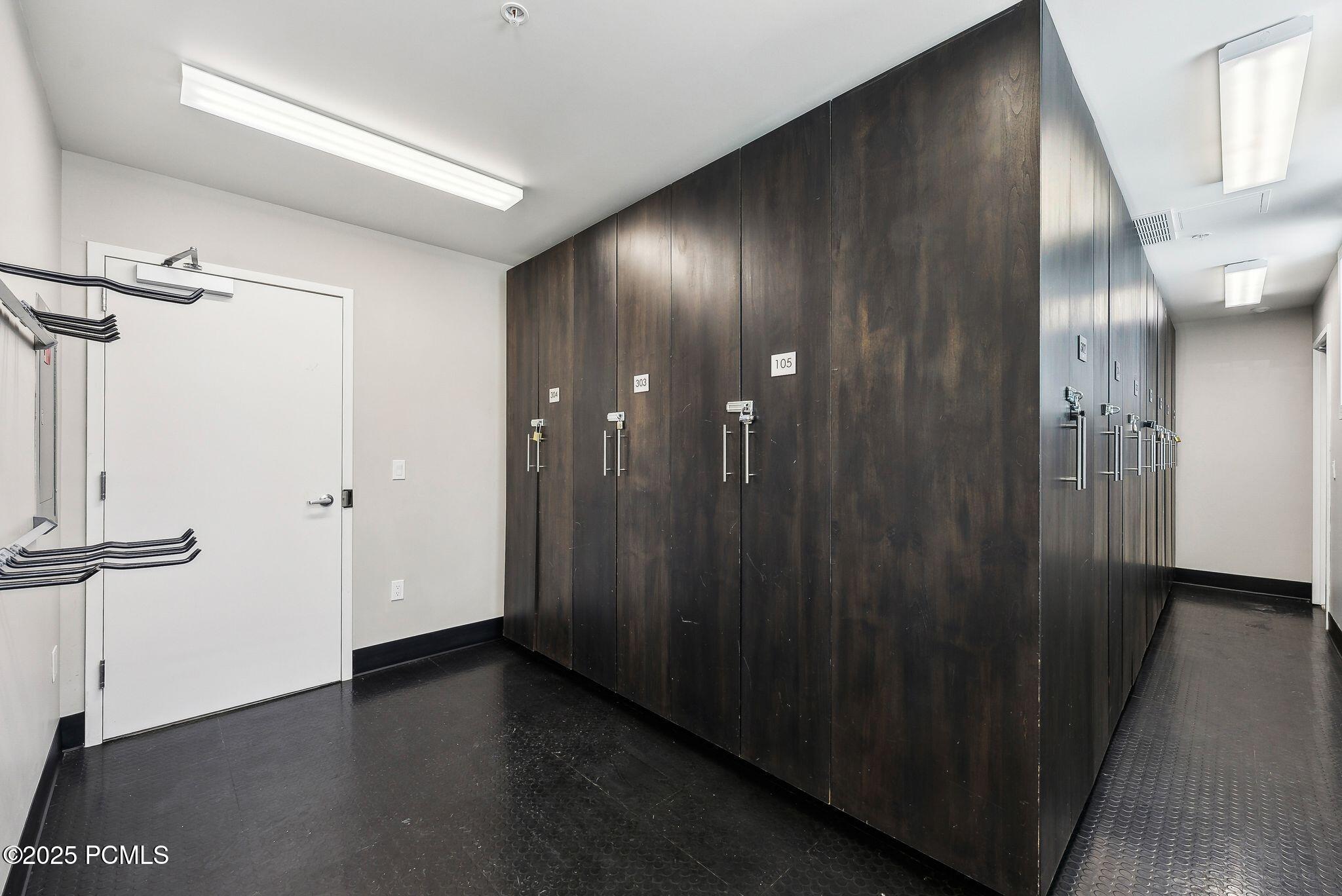 820 Park Avenue, 203