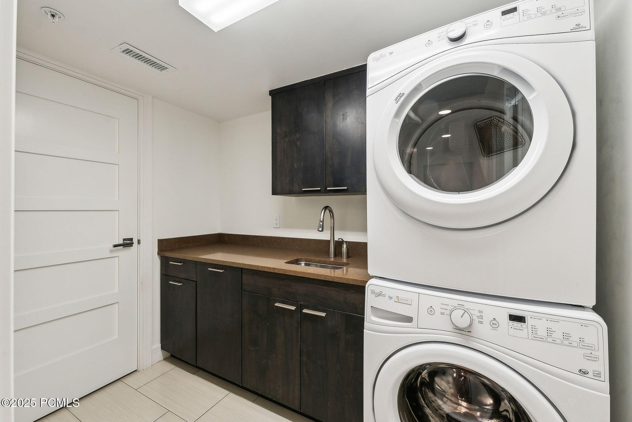 820 Park Avenue, 203