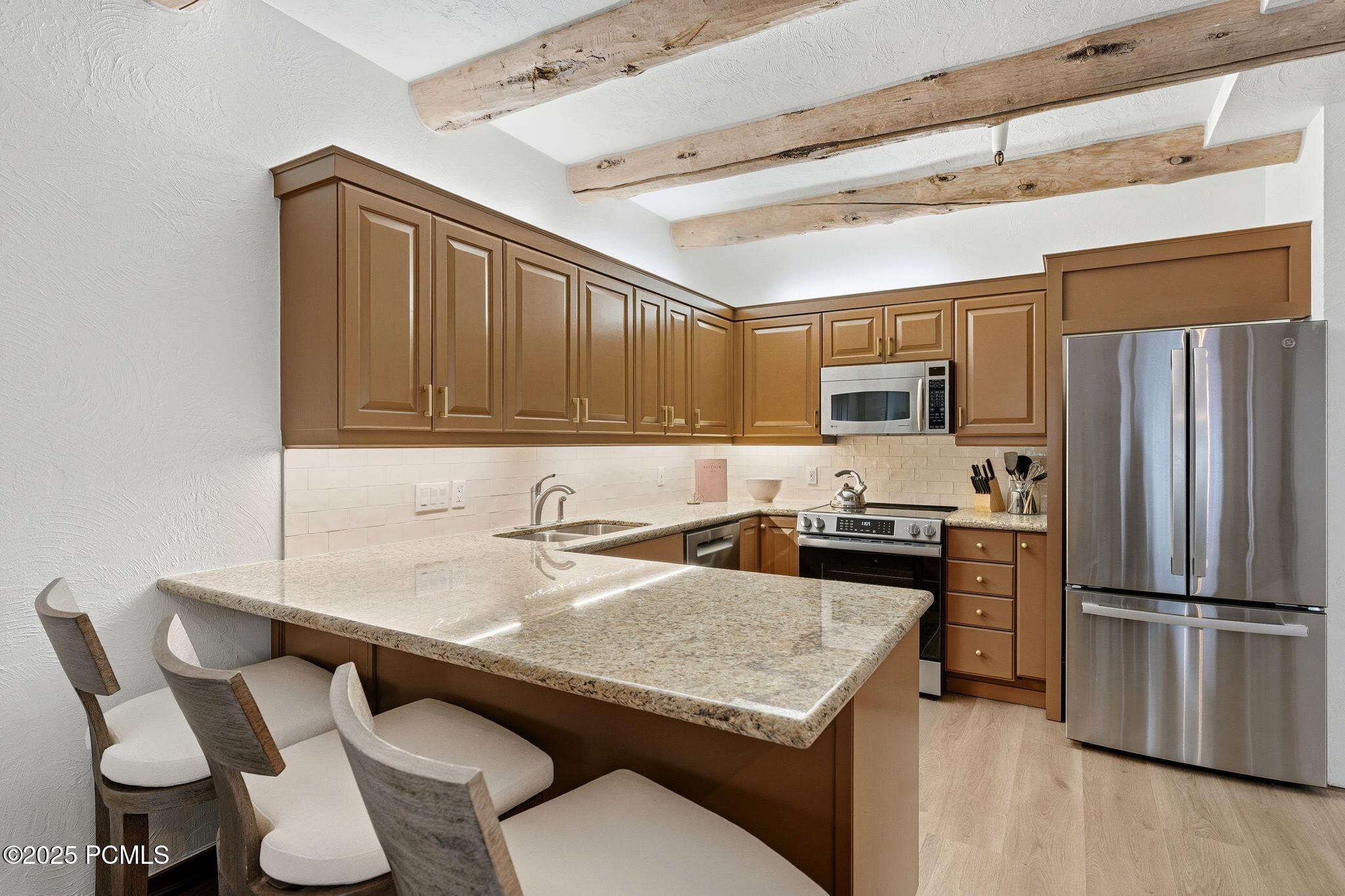 2100 Deer Valley Drive, 7