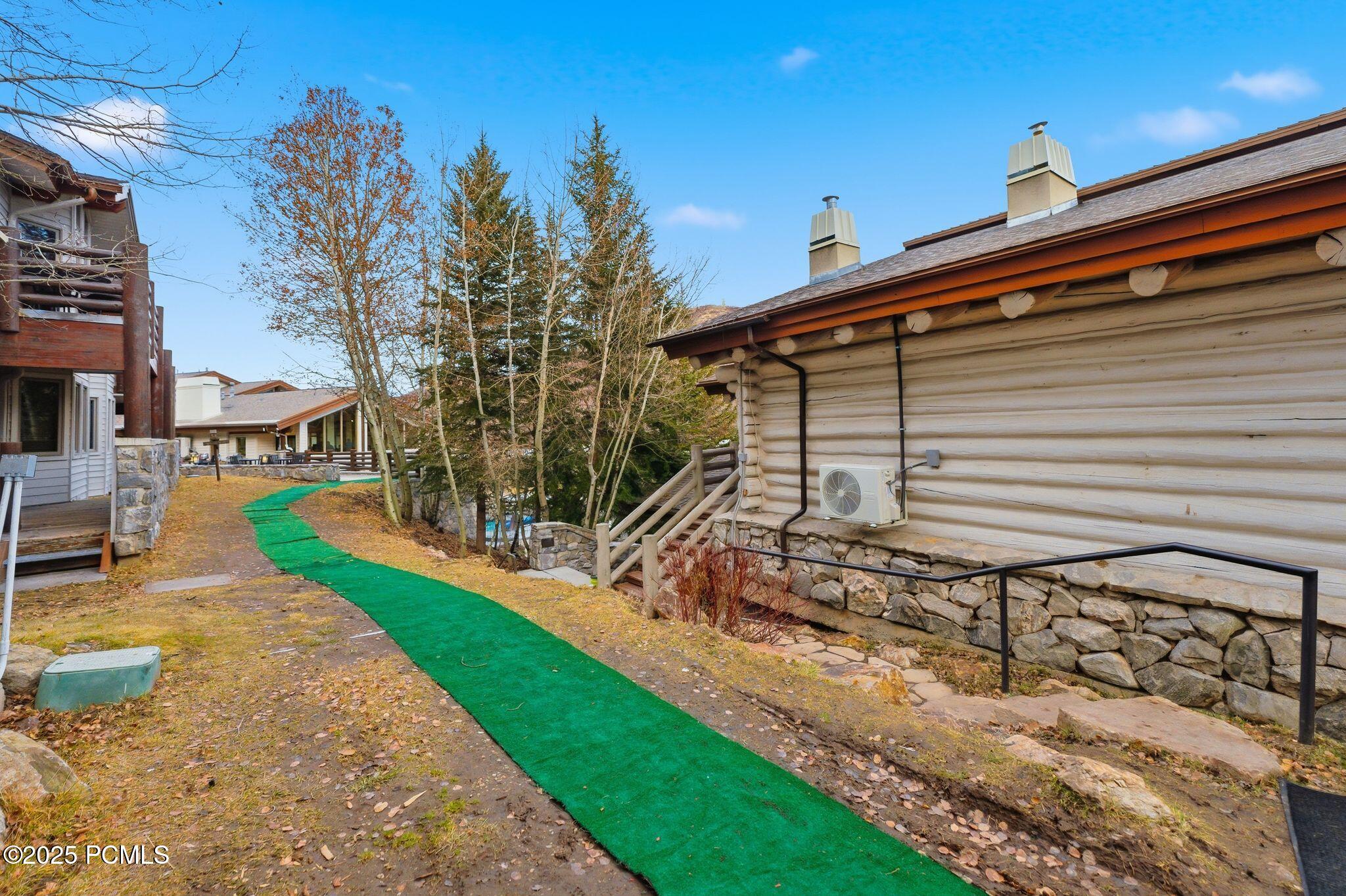 2100 Deer Valley Drive, 7