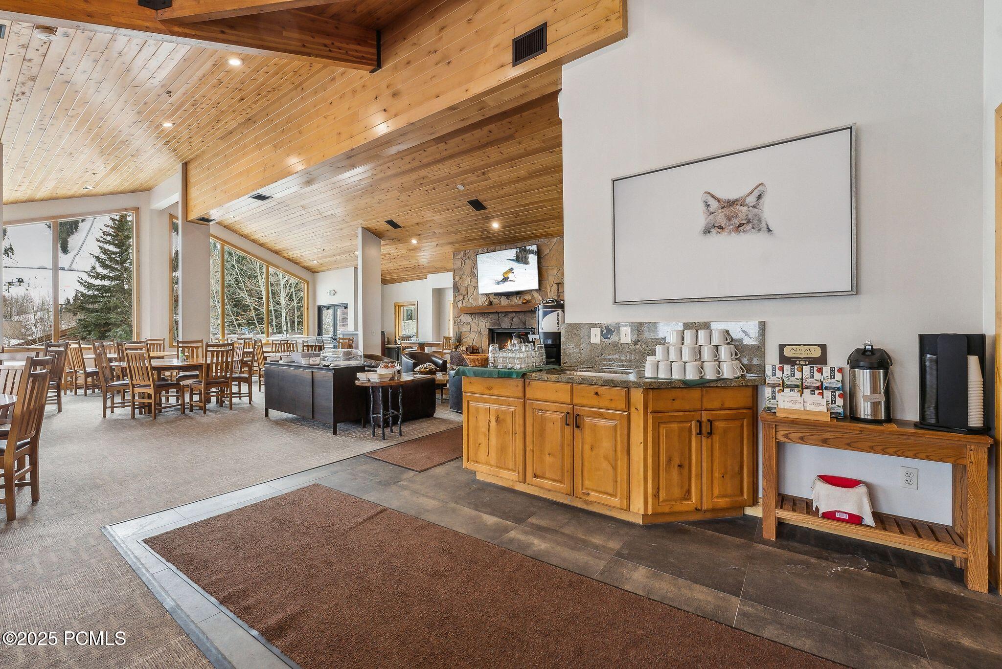 2100 Deer Valley Drive, 7