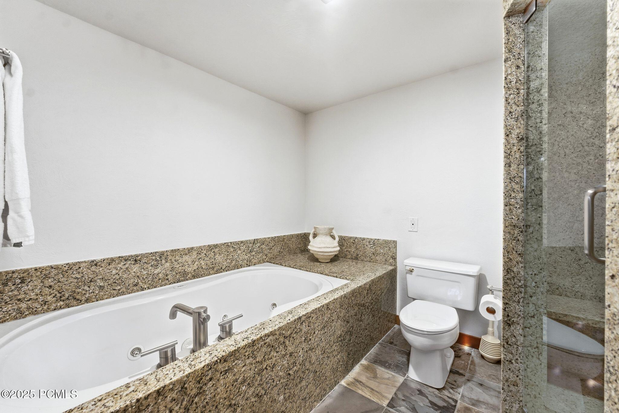 2100 Deer Valley Drive, 7