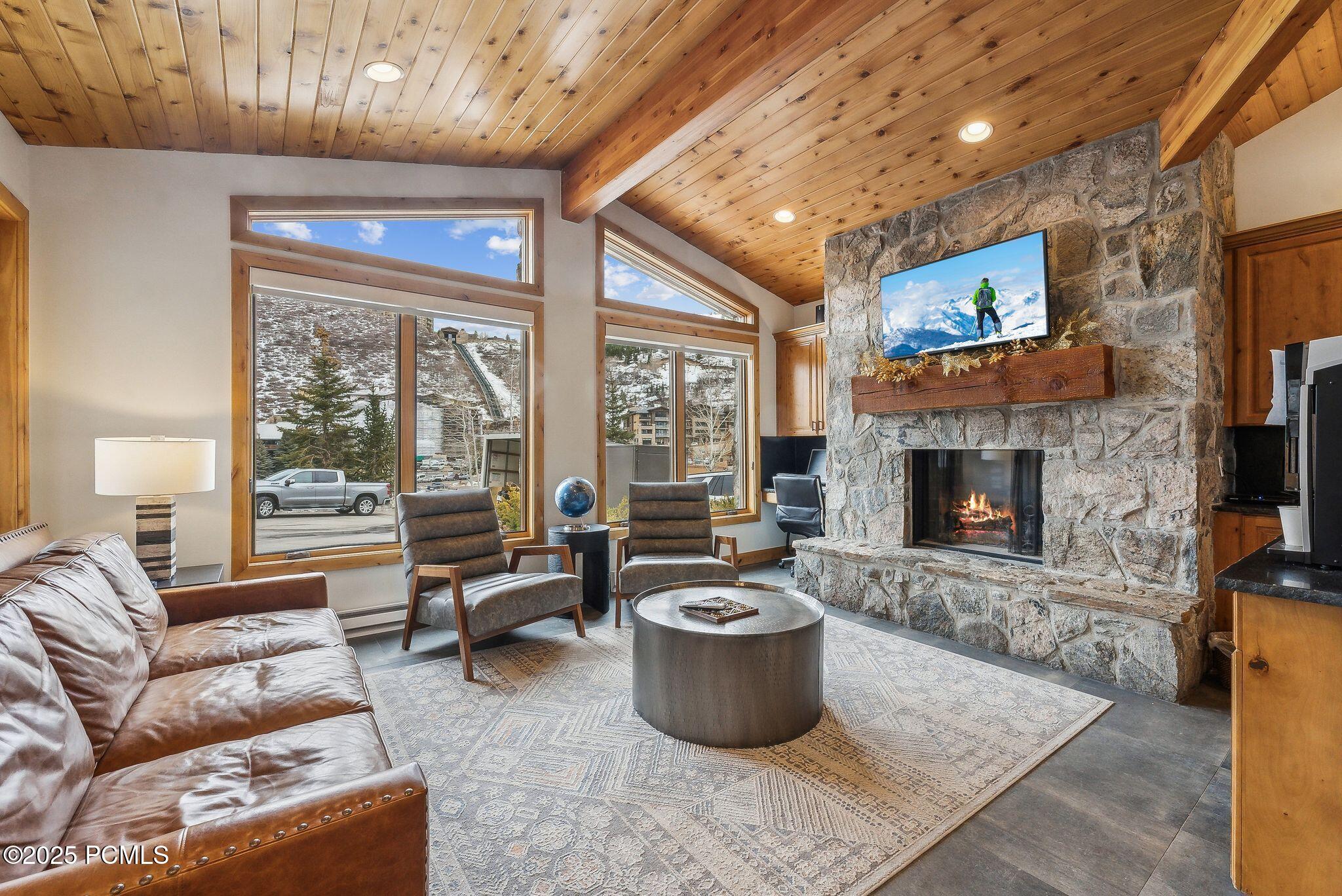 2100 Deer Valley Drive, 7