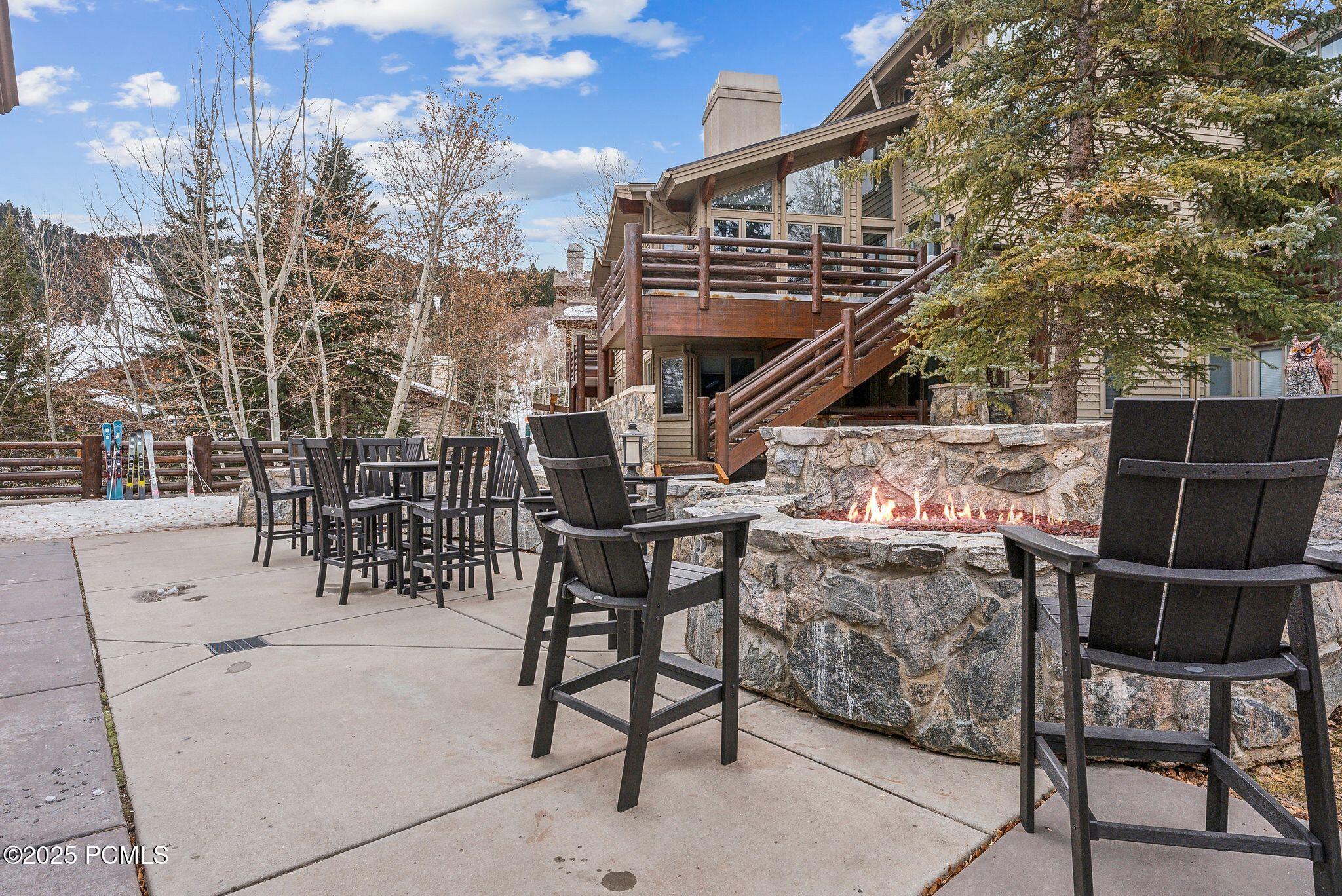 2100 Deer Valley Drive, 7