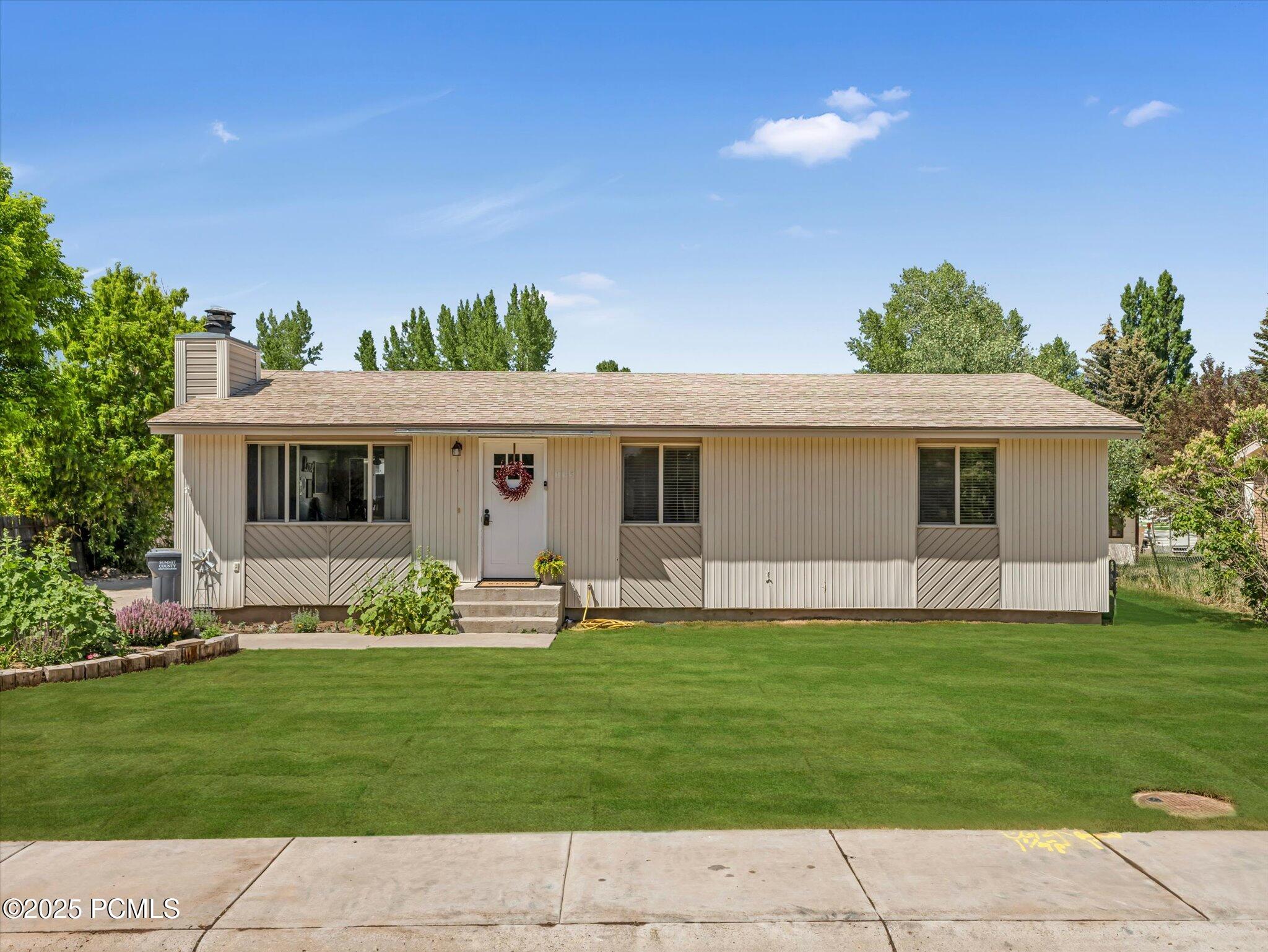 155 Hawthorne Drive