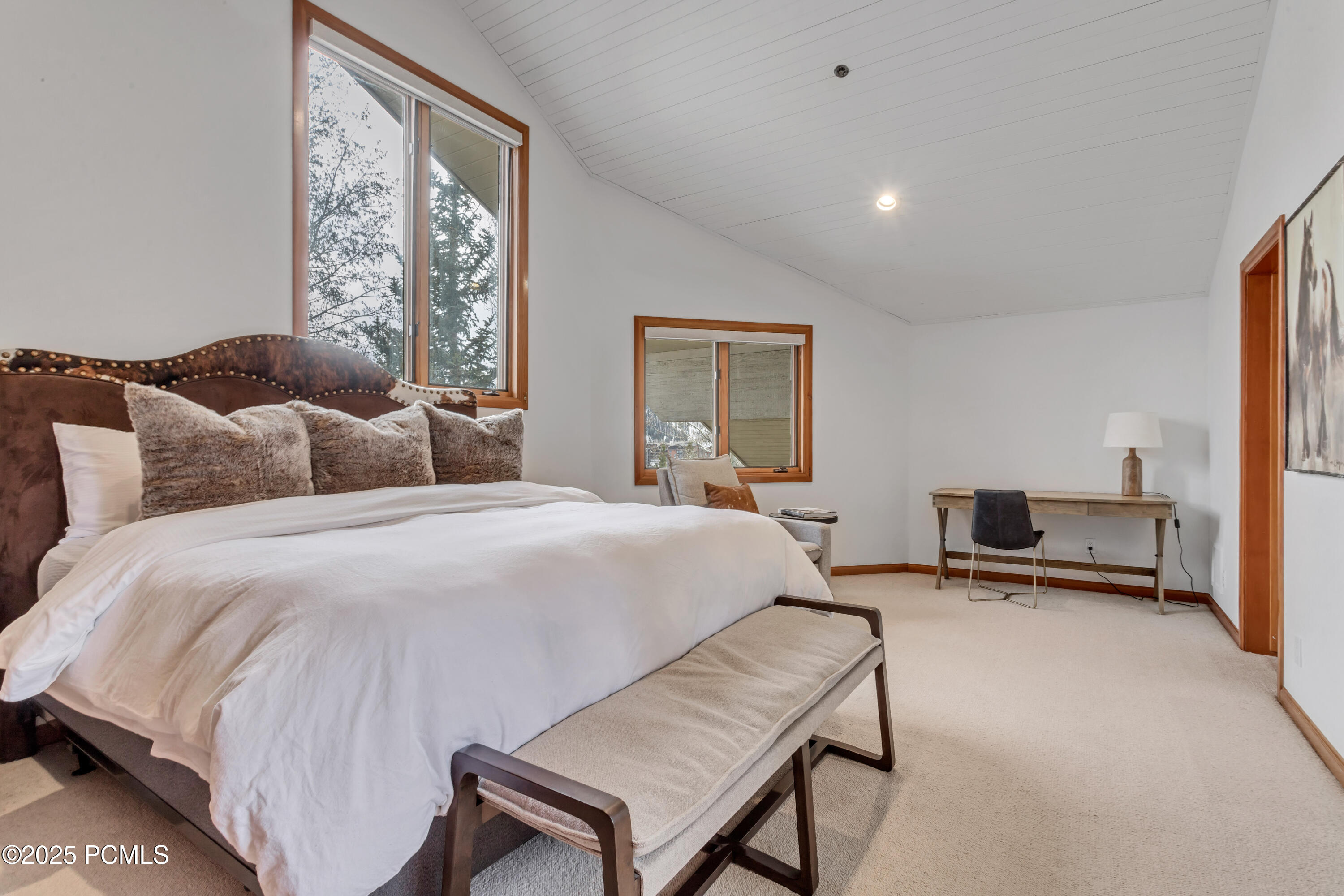 7525 Ridge Drive, 19