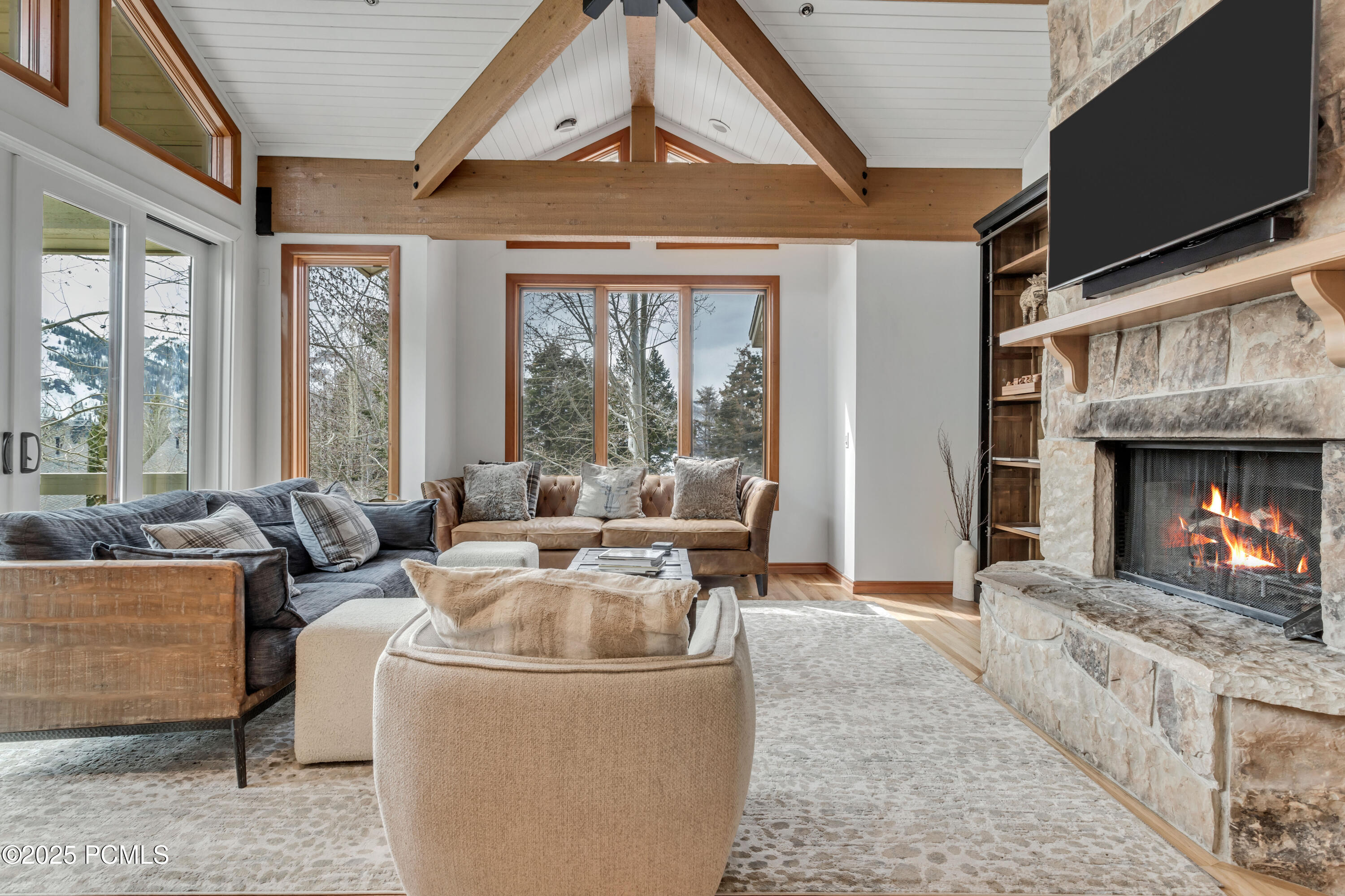 7525 Ridge Drive, 19