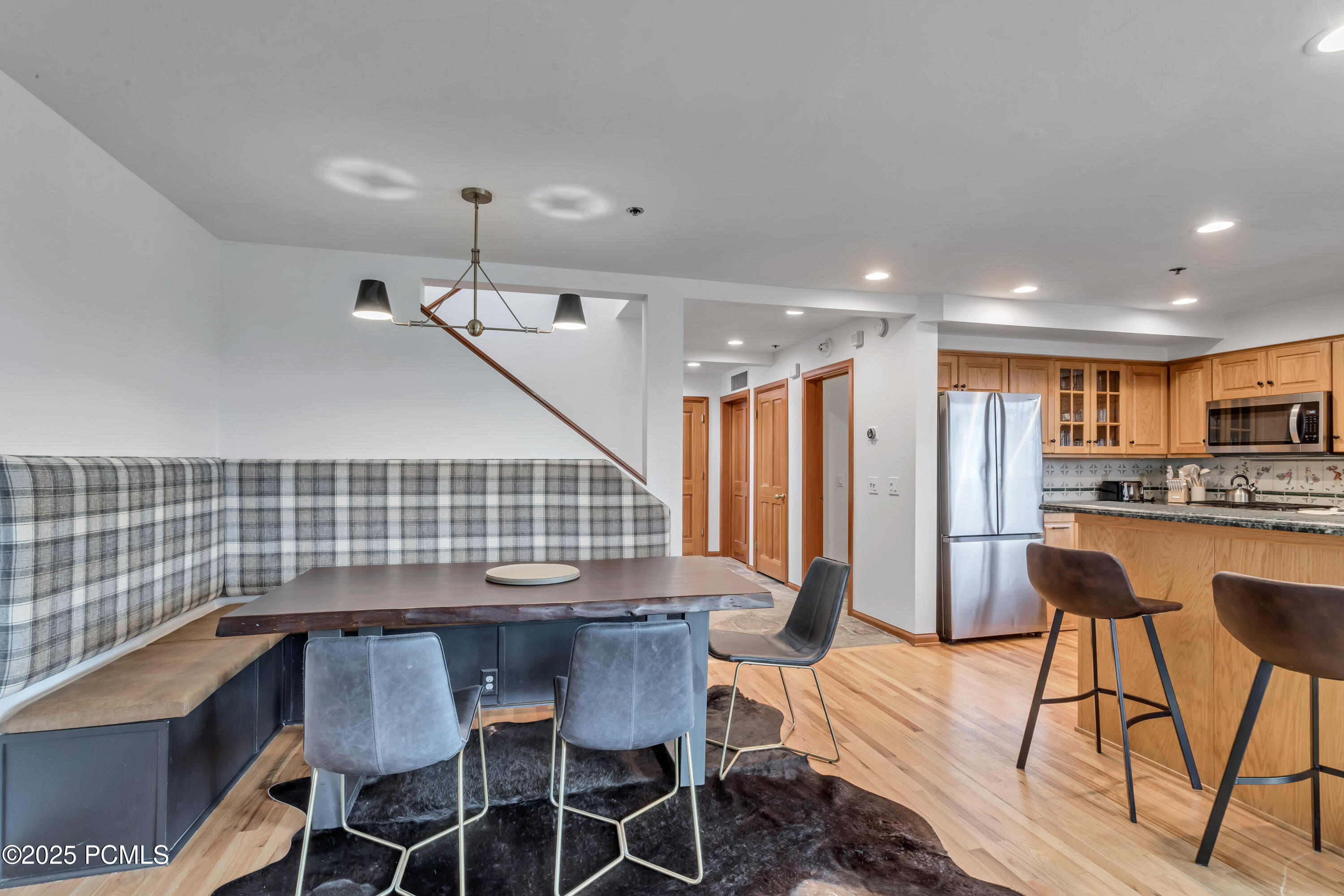7525 Ridge Drive, 19