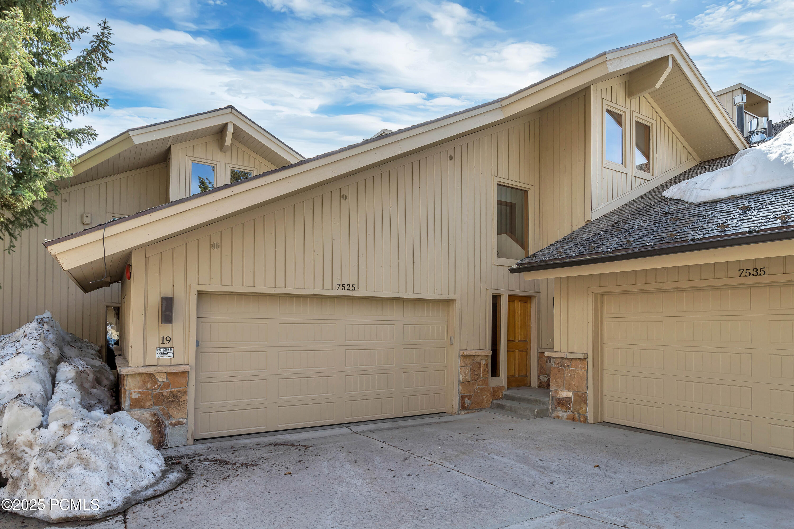 7525 Ridge Drive, 19