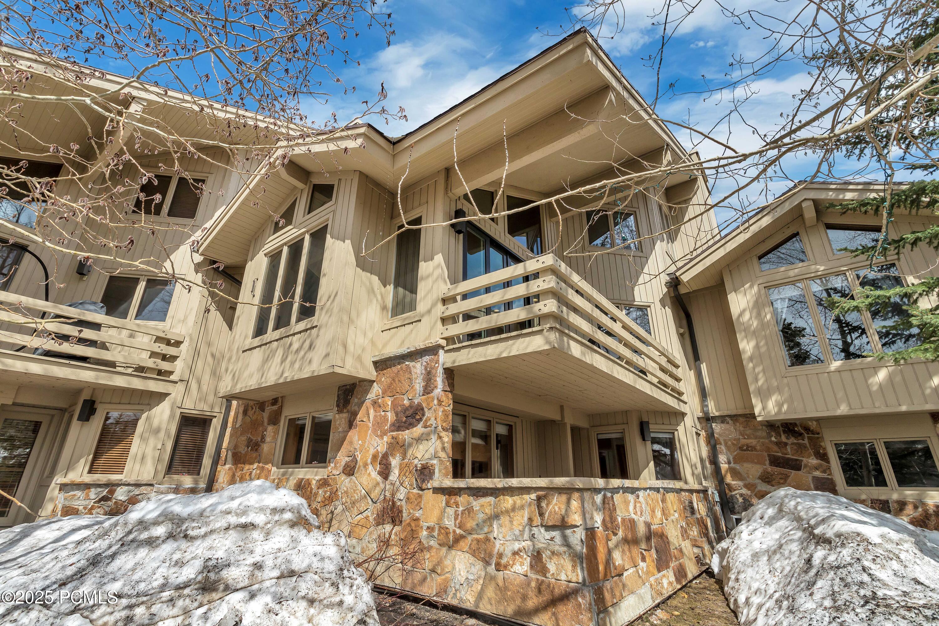 7525 Ridge Drive, 19