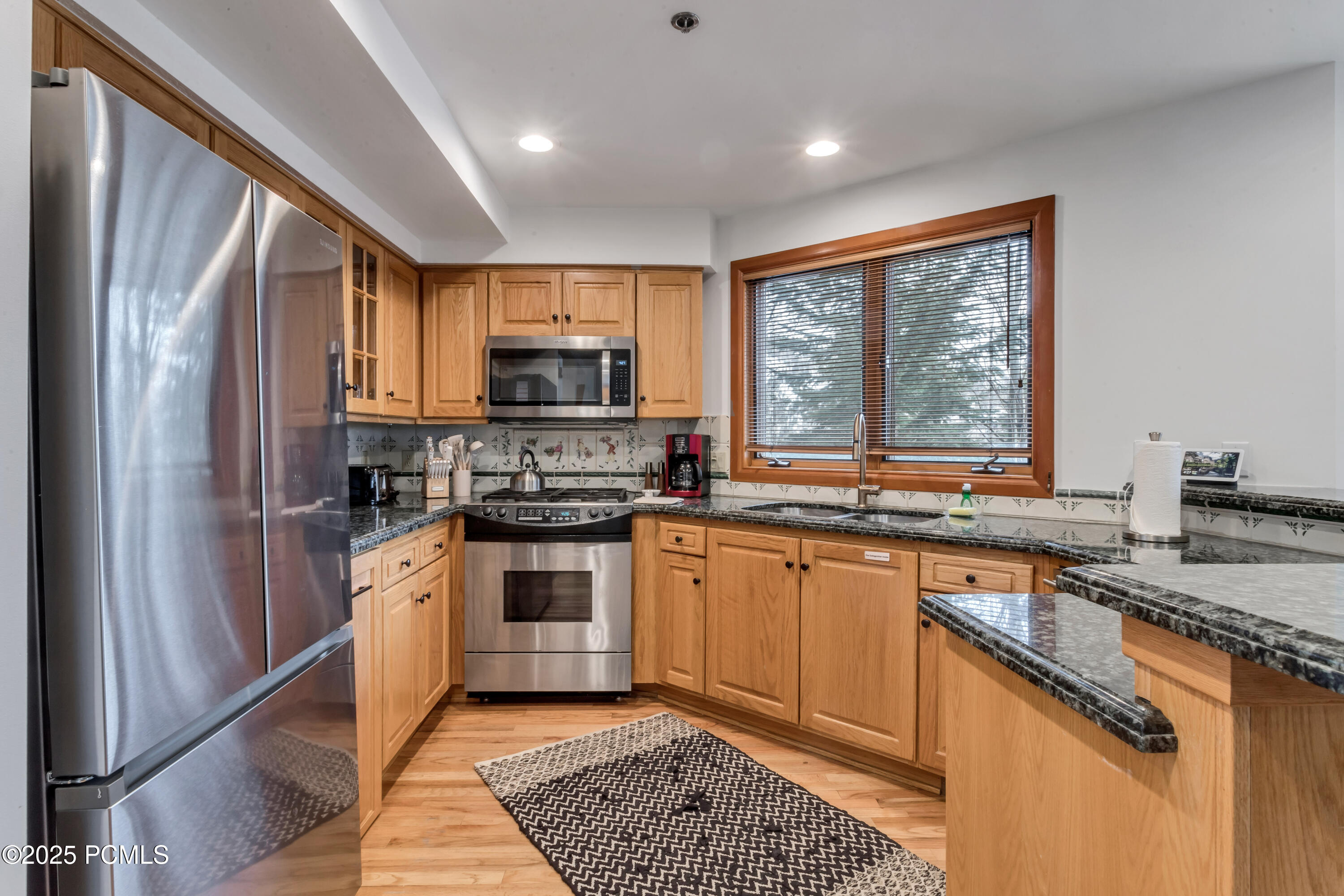 7525 Ridge Drive, 19
