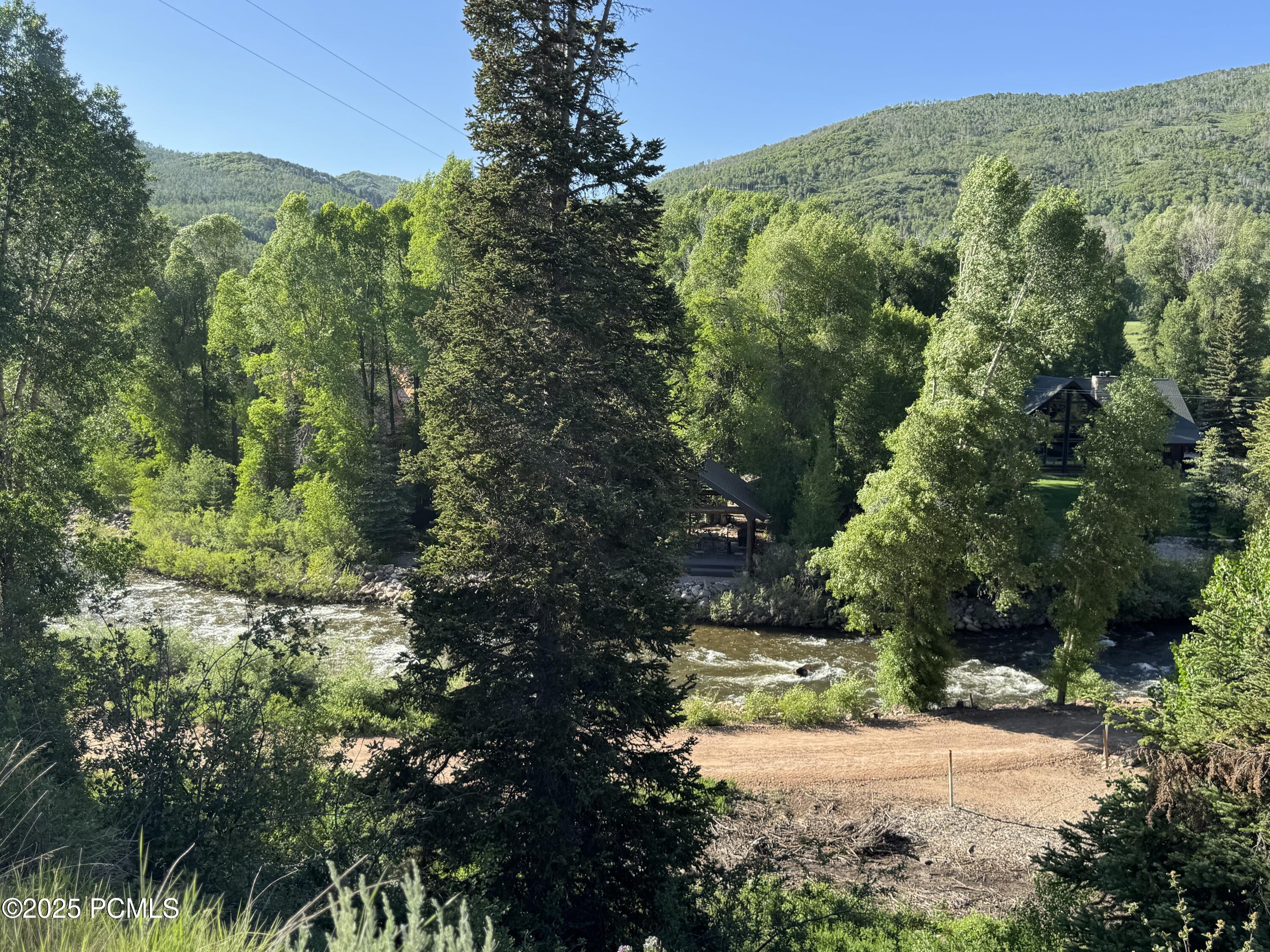 5592 Fremont Trail