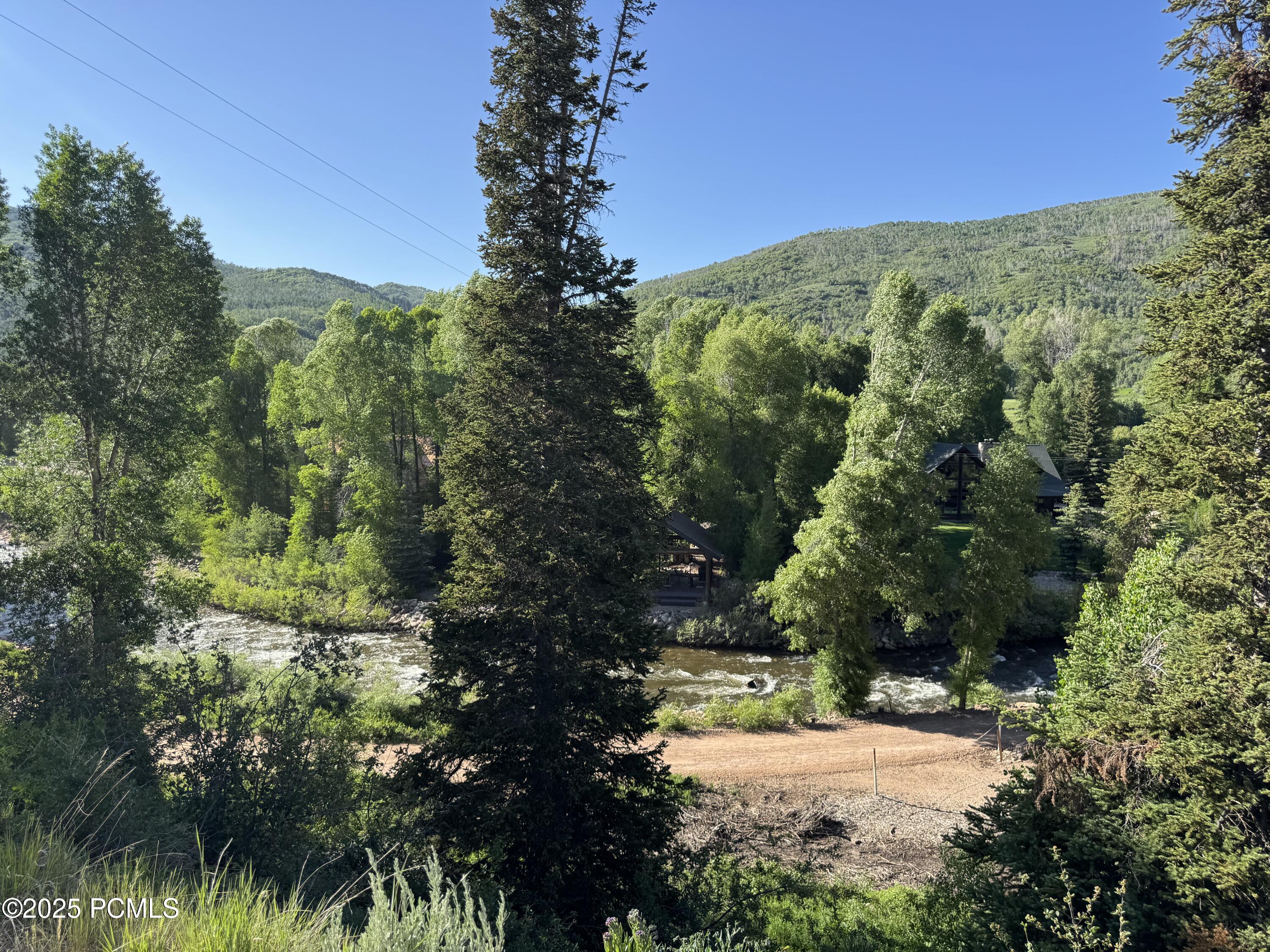 5592 Fremont Trail