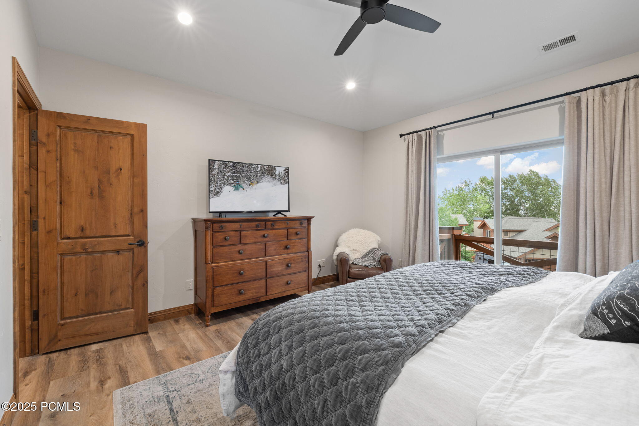 1075 Turnberry Court Court