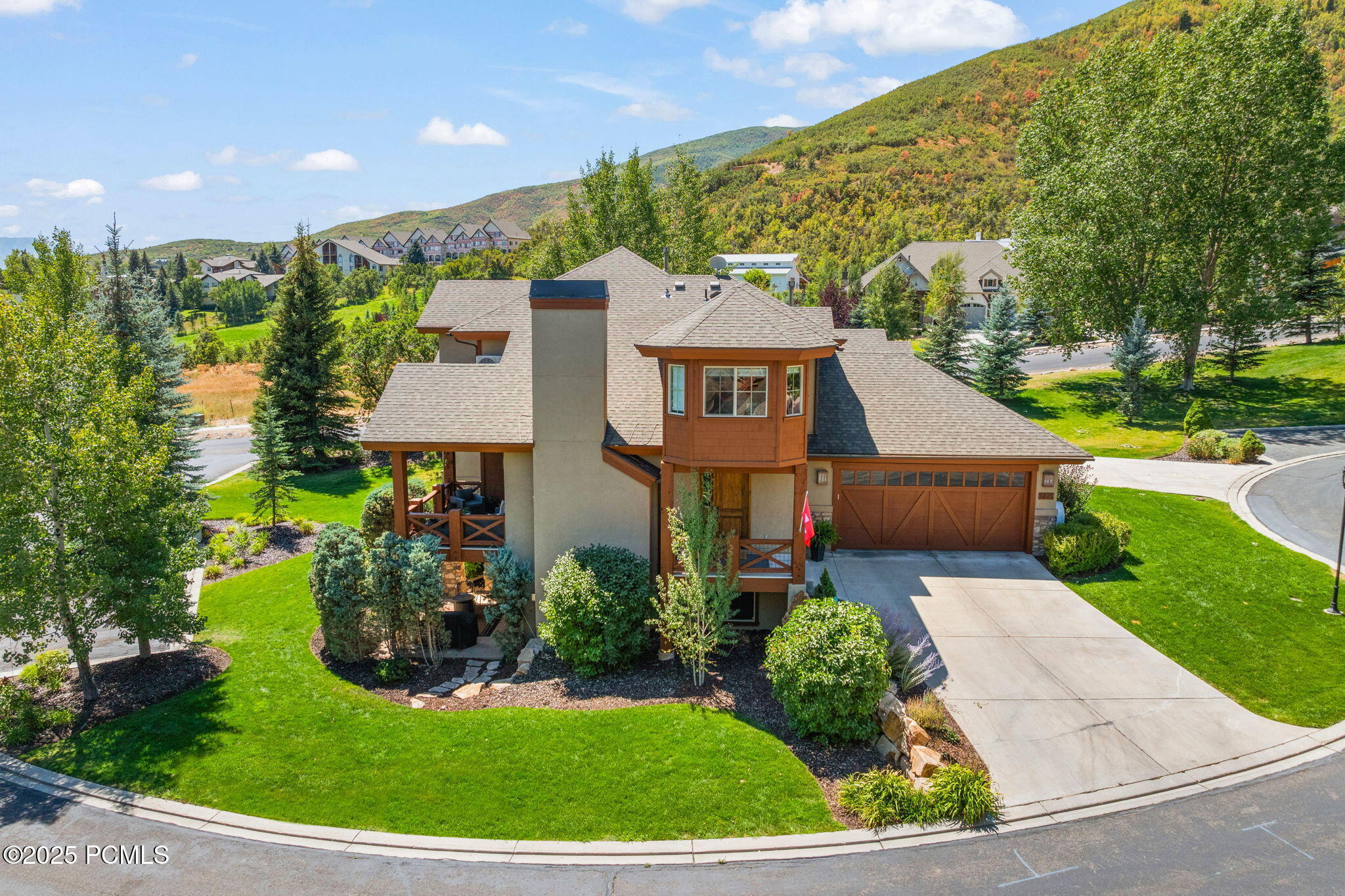 1075 Turnberry Court Court