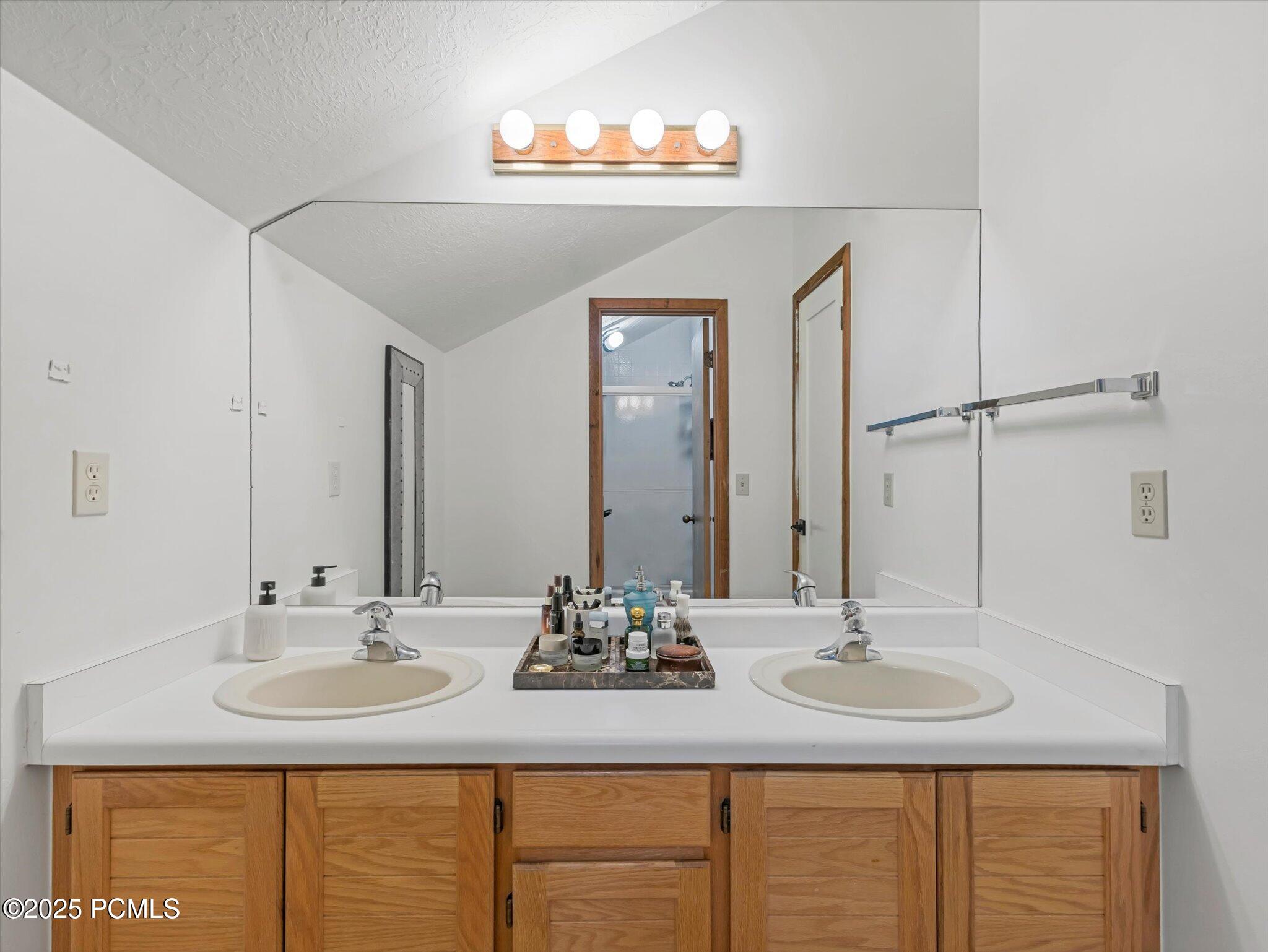 1513 Meadow Loop Rd, 3