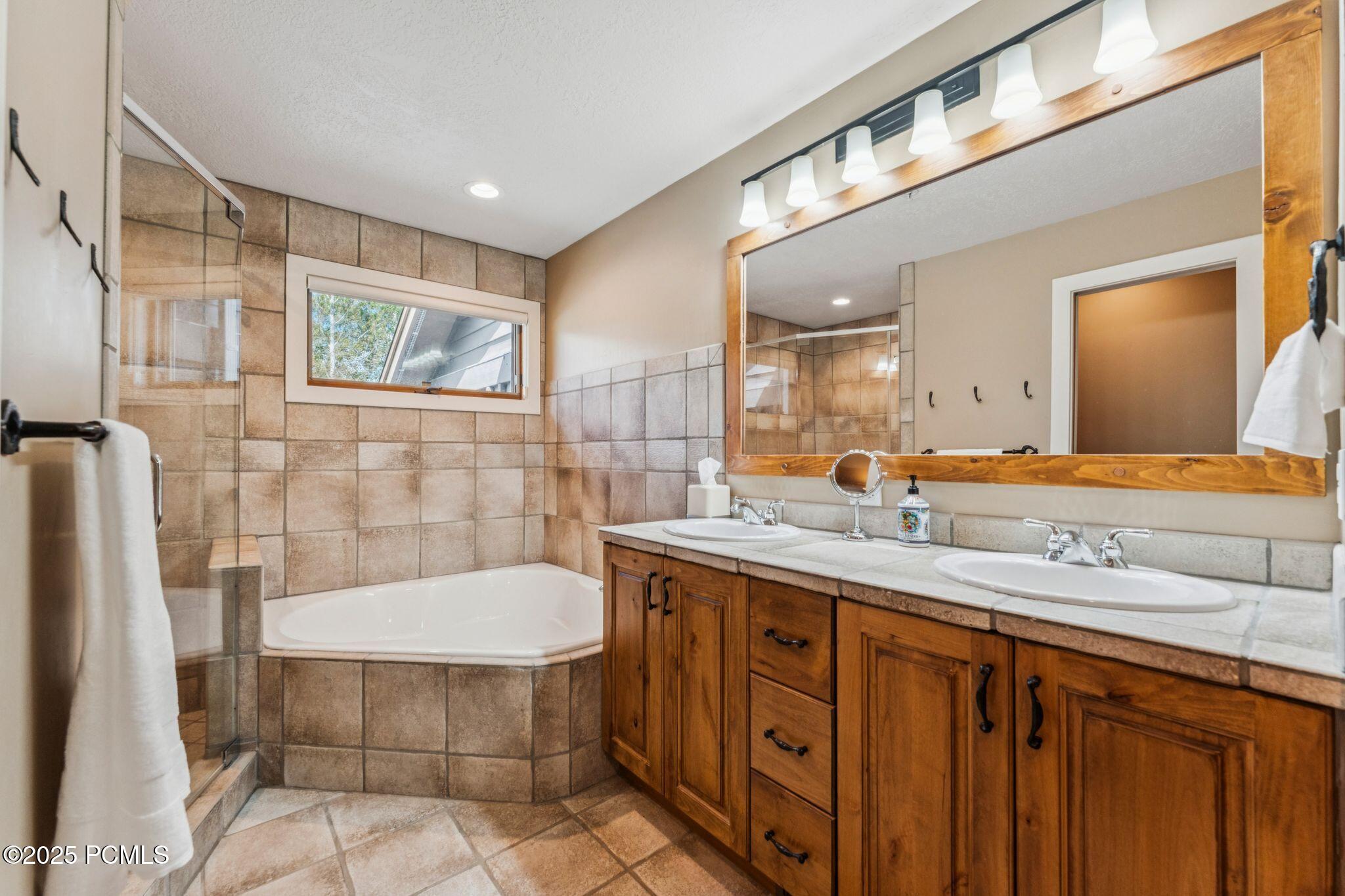 2142 Euston Drive, 30