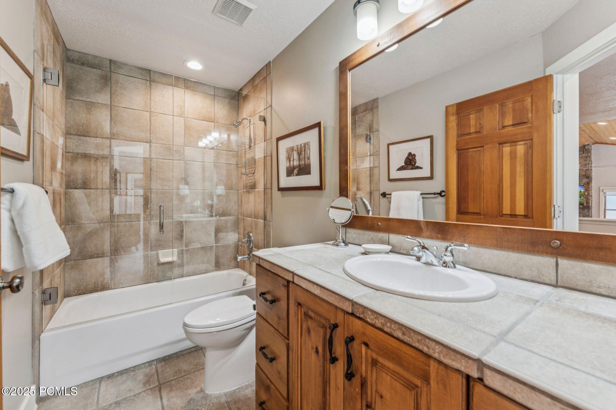 2142 Euston Drive, 30