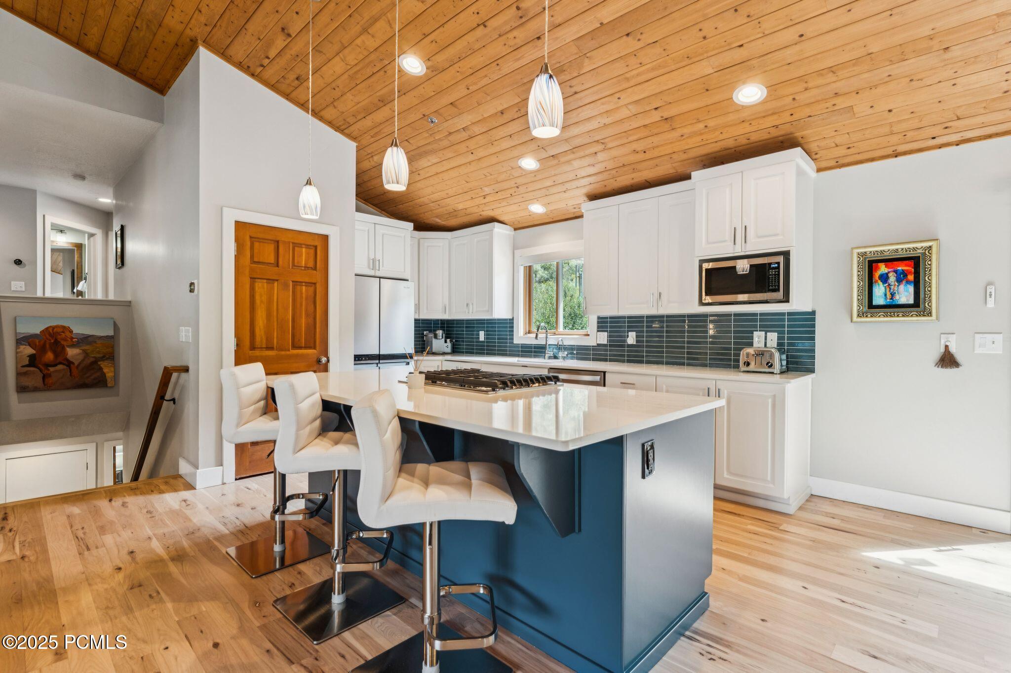 2142 Euston Drive, 30