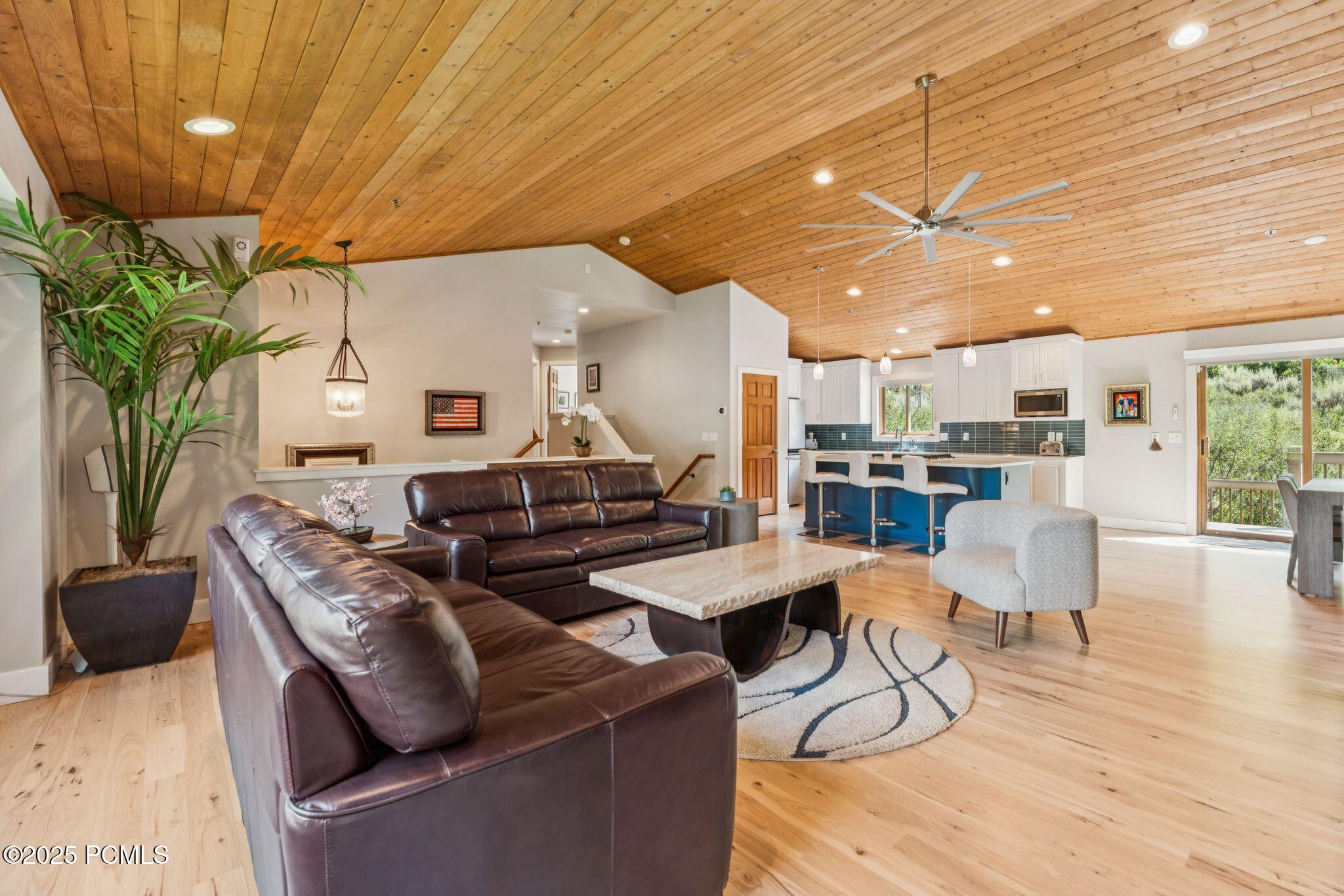 2142 Euston Drive, 30