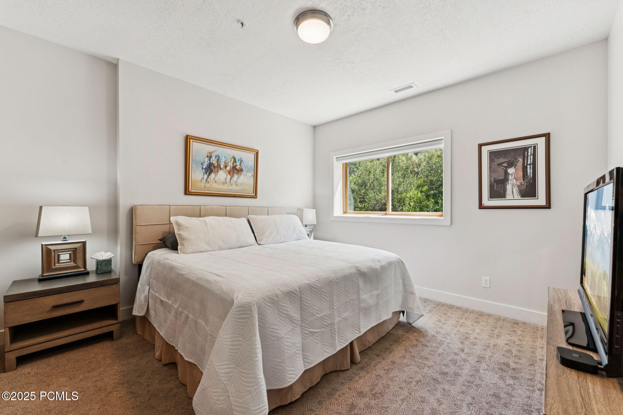 2142 Euston Drive, 30