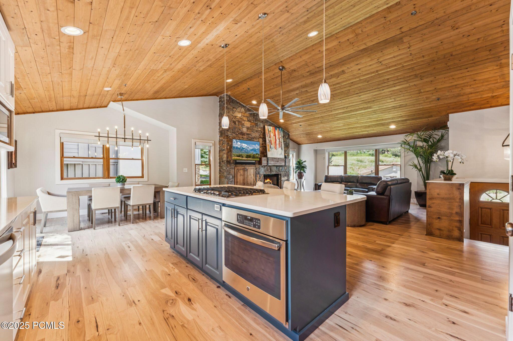 2142 Euston Drive, 30