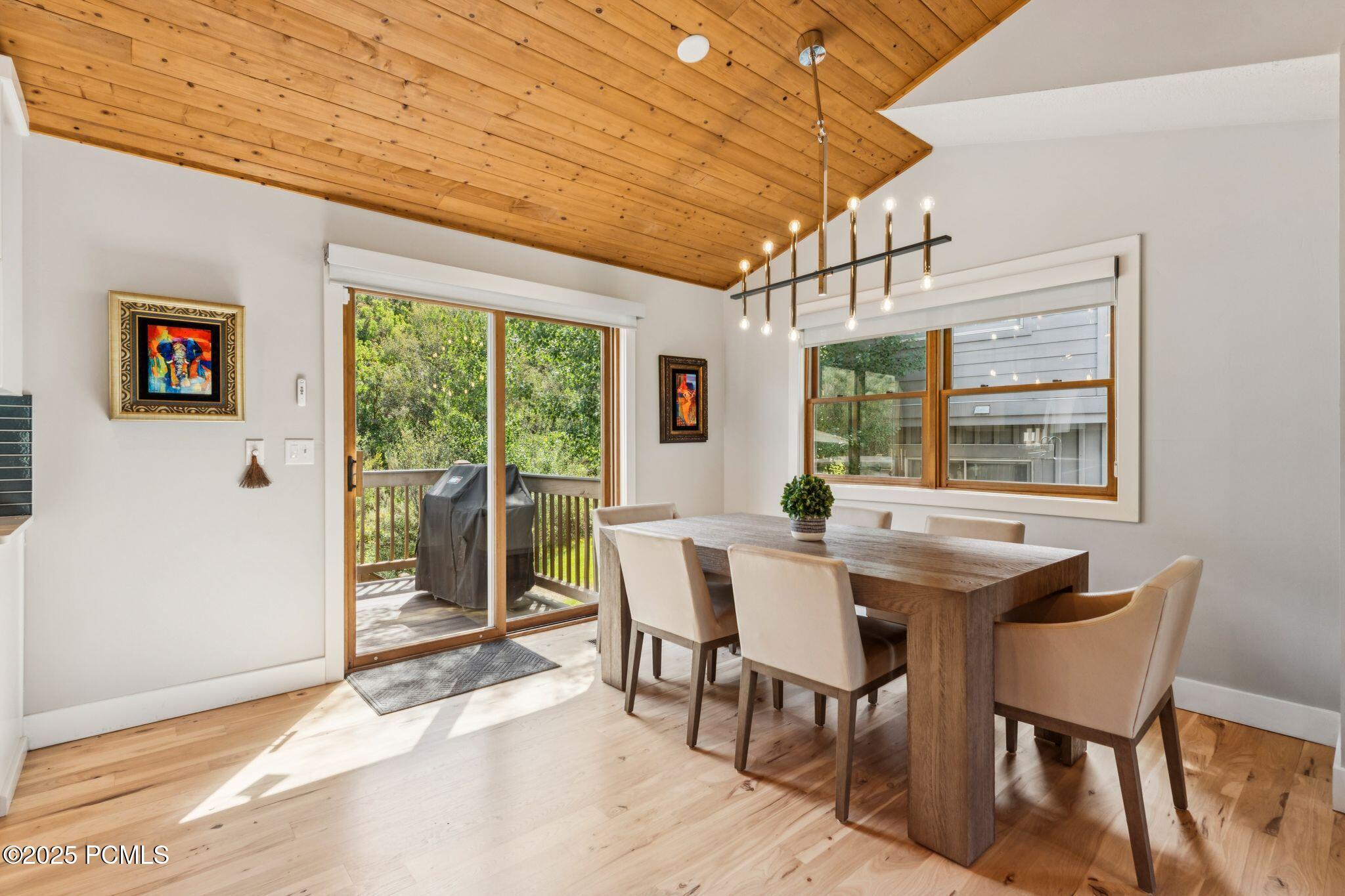 2142 Euston Drive, 30