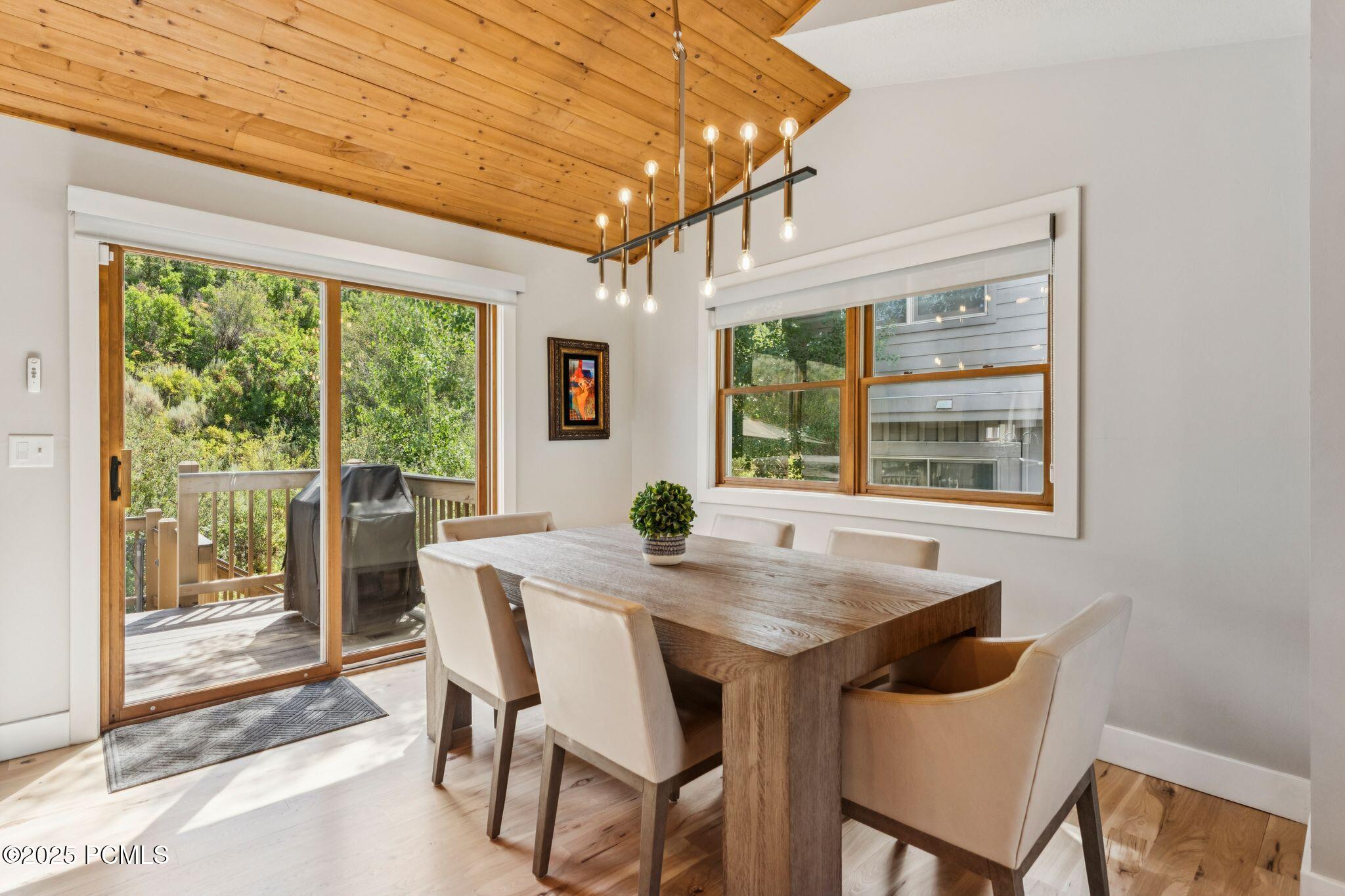 2142 Euston Drive, 30
