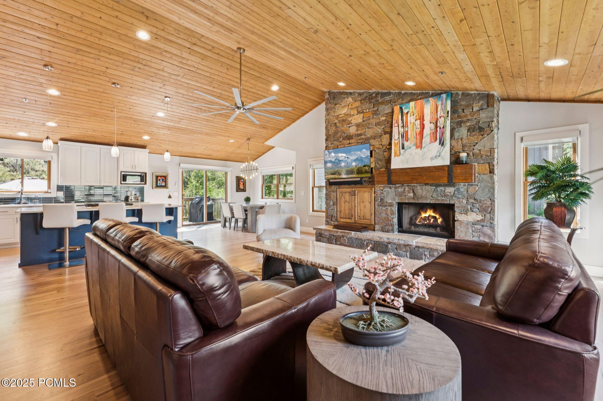 2142 Euston Drive, 30