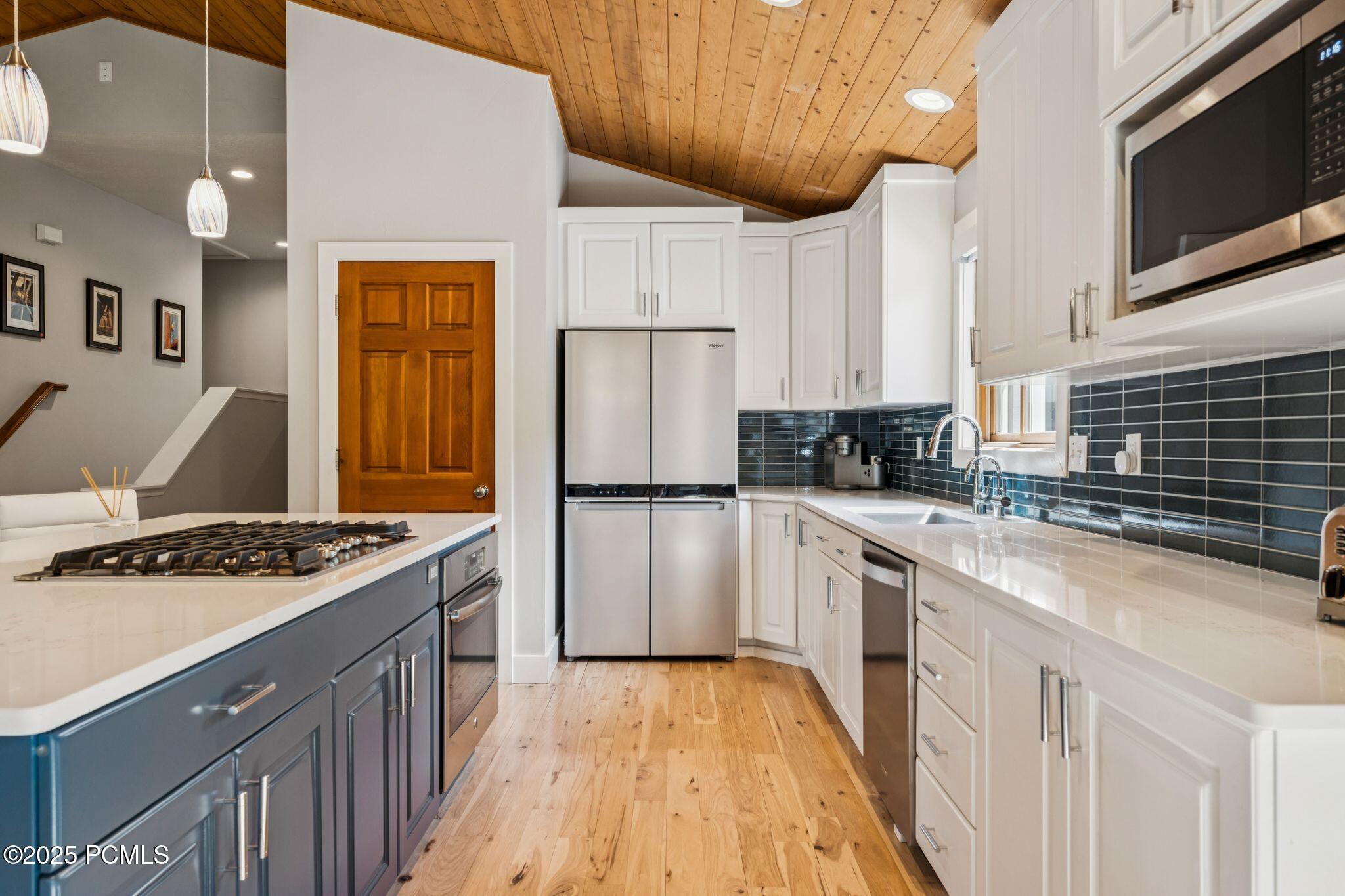 2142 Euston Drive, 30