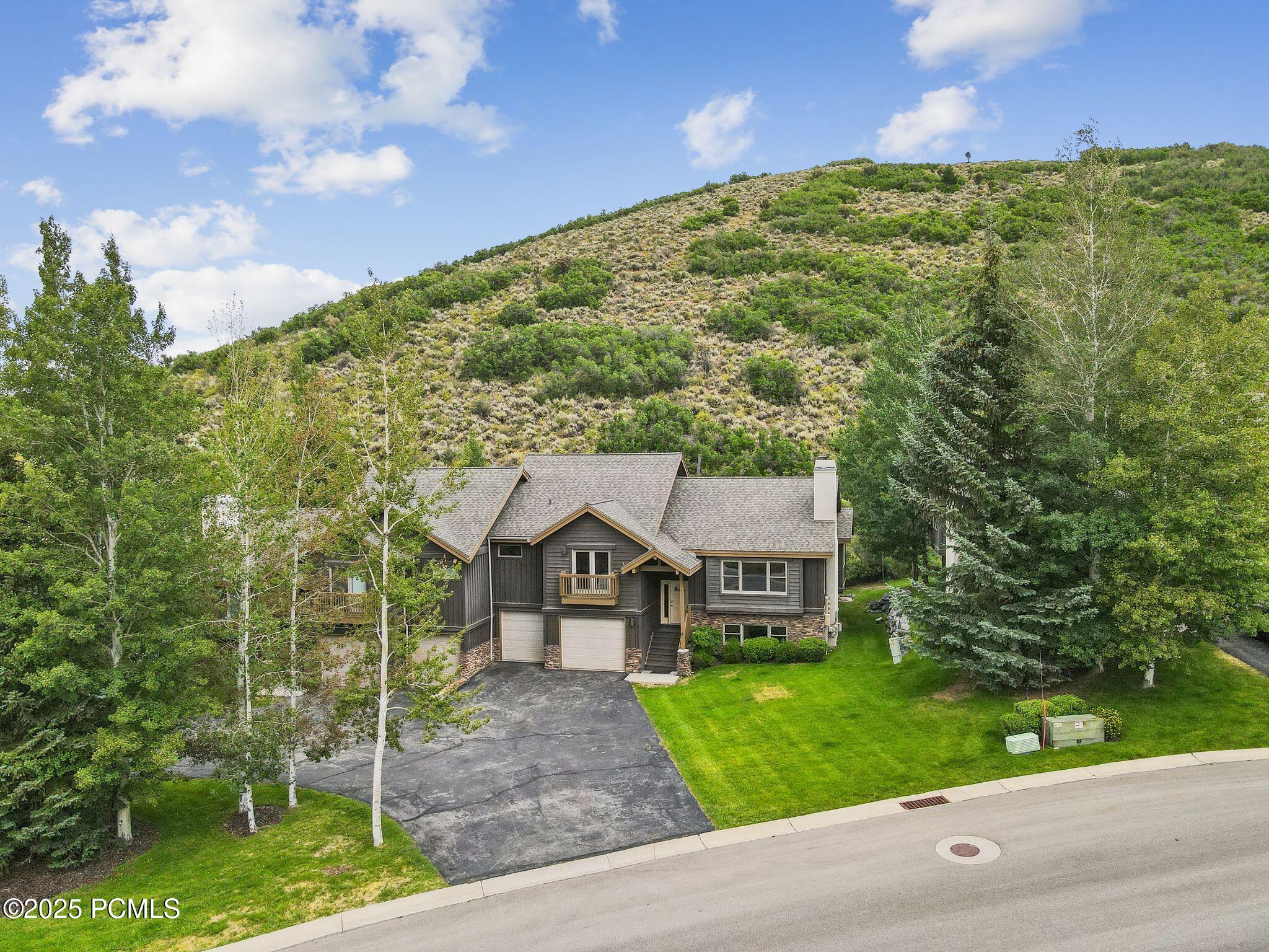 2142 Euston Drive, 30