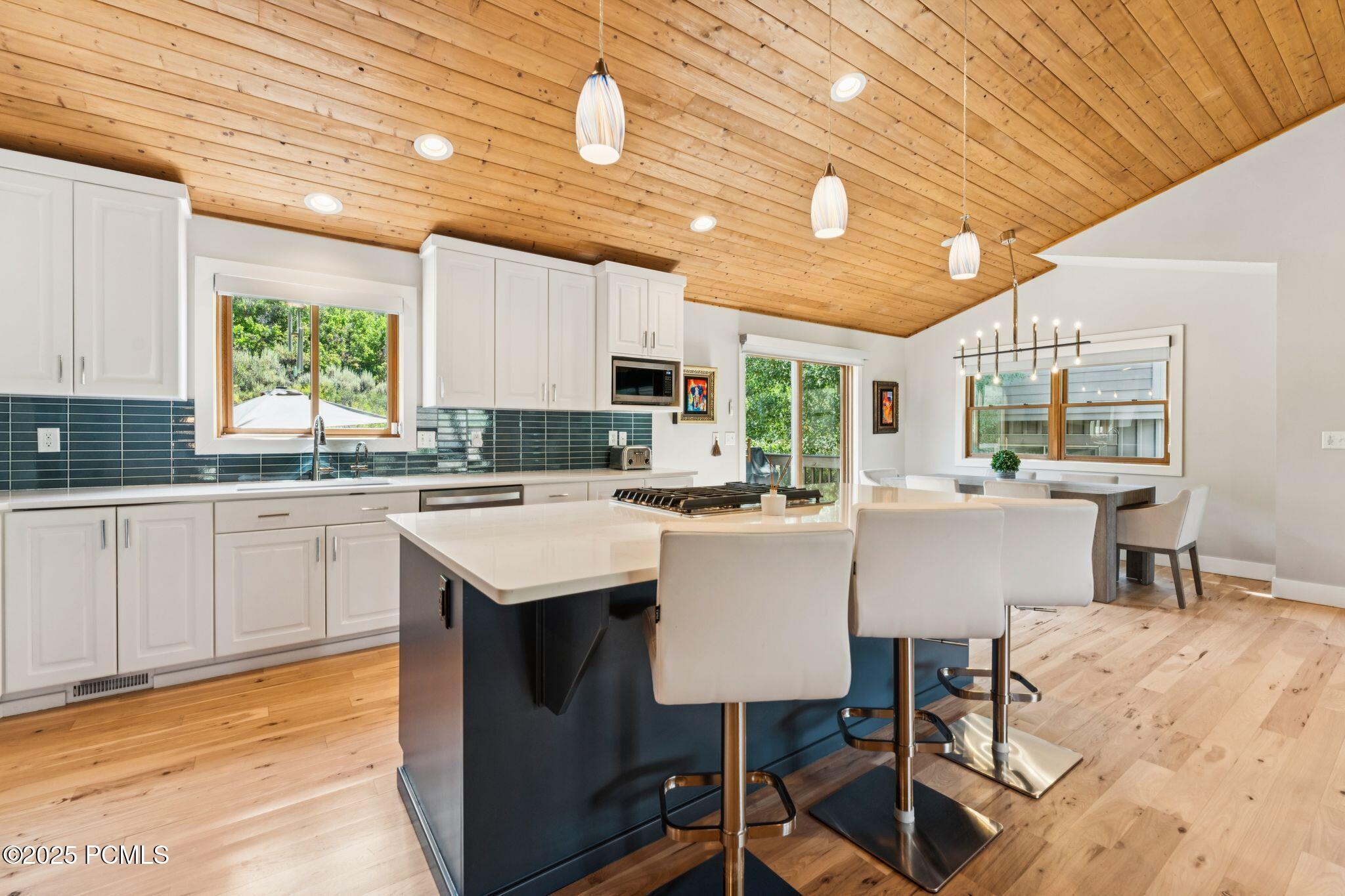 2142 Euston Drive, 30