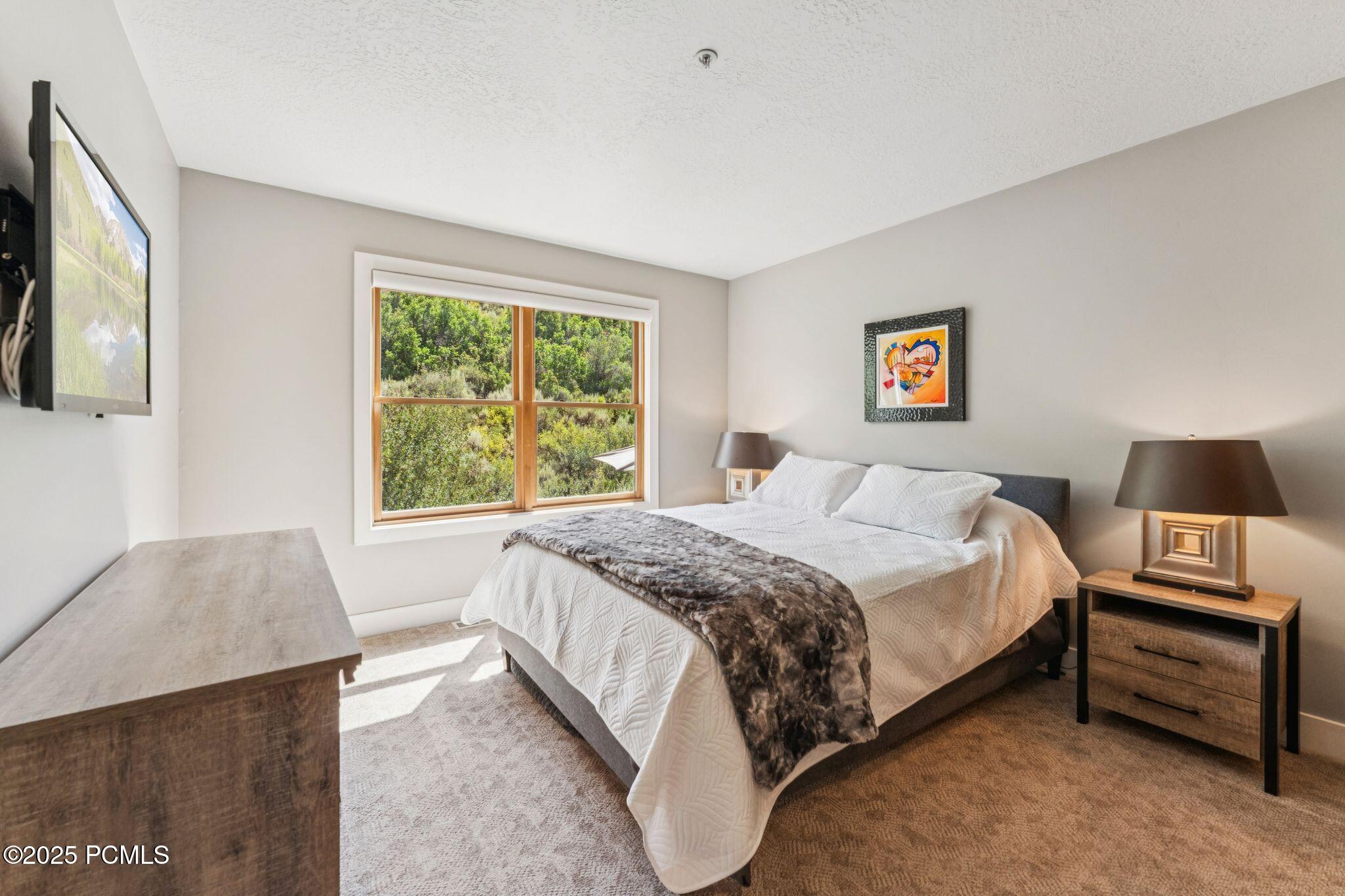 2142 Euston Drive, 30