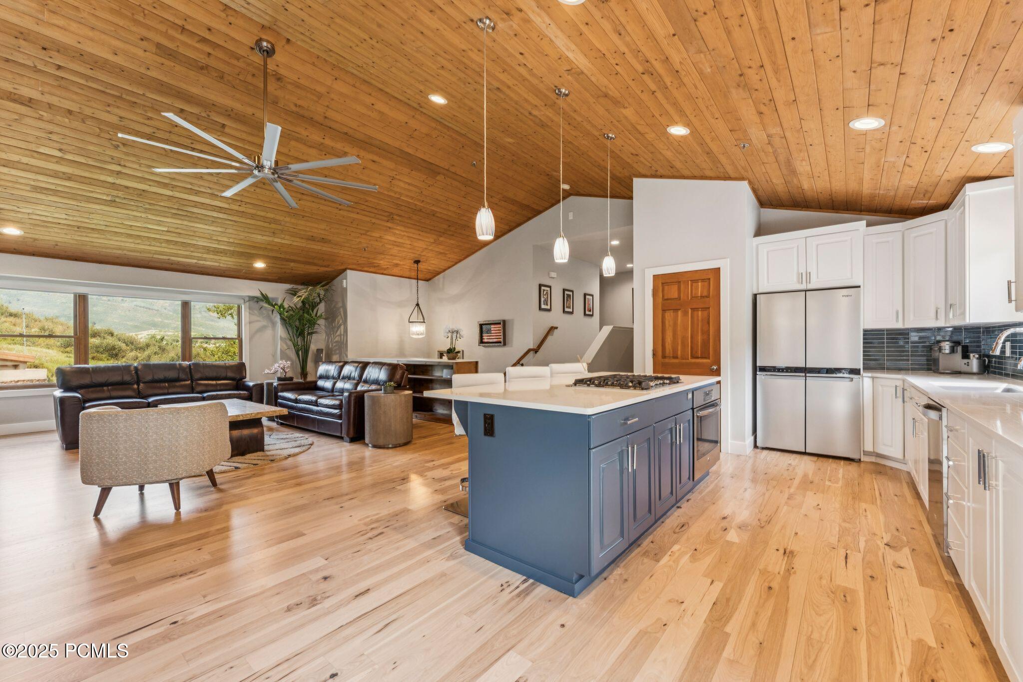 2142 Euston Drive, 30