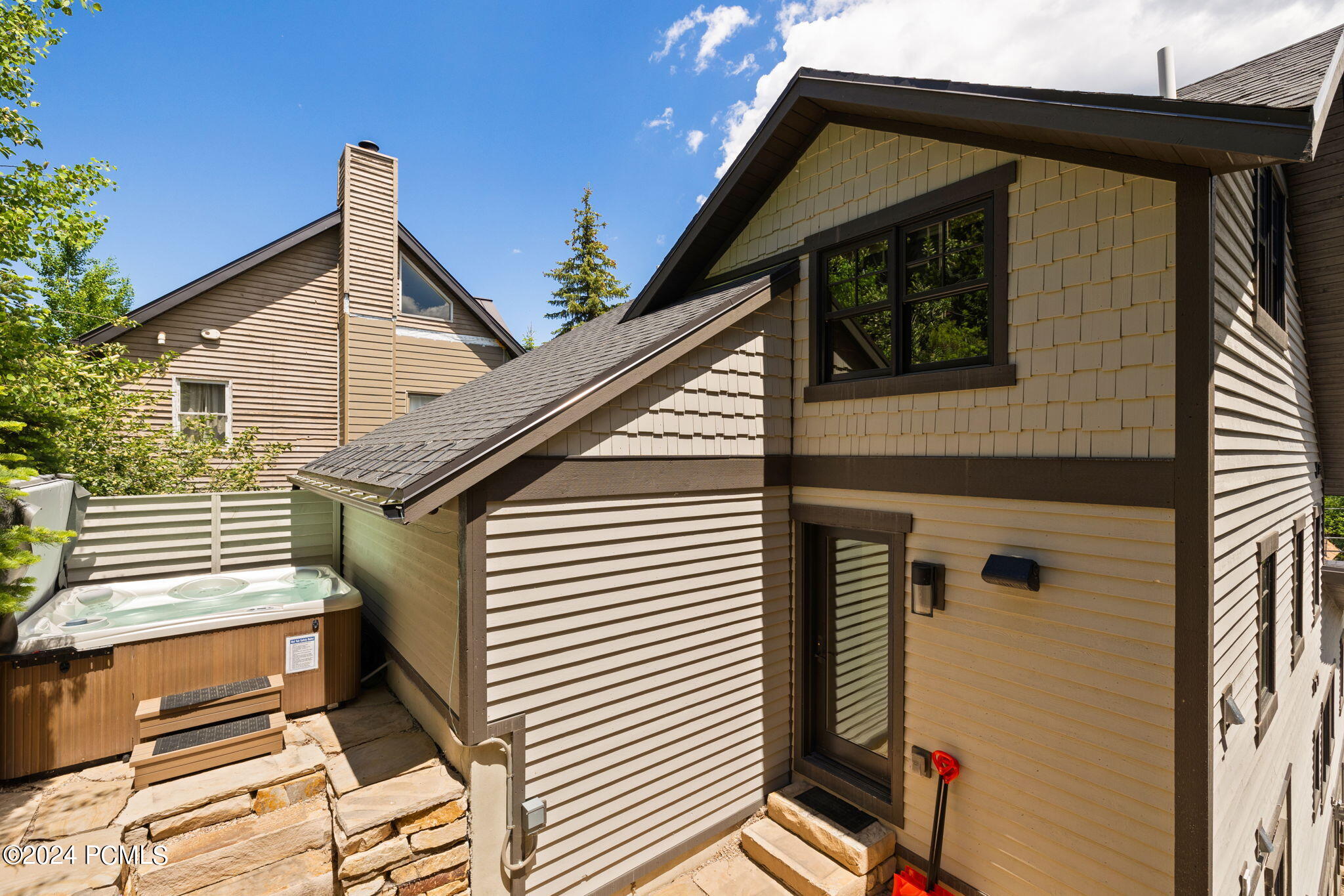 80 Daly Avenue