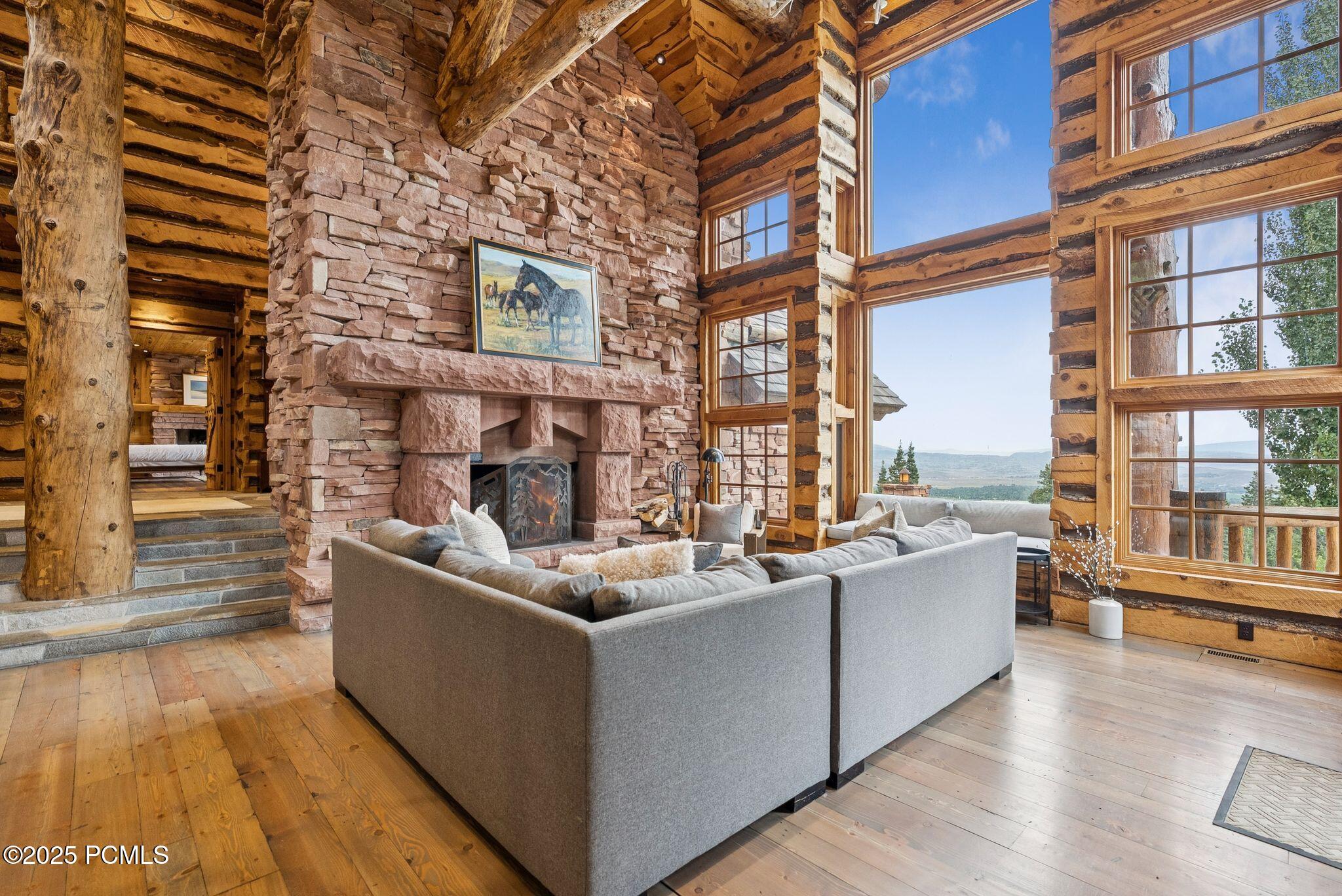 2500 W White Pine Lane