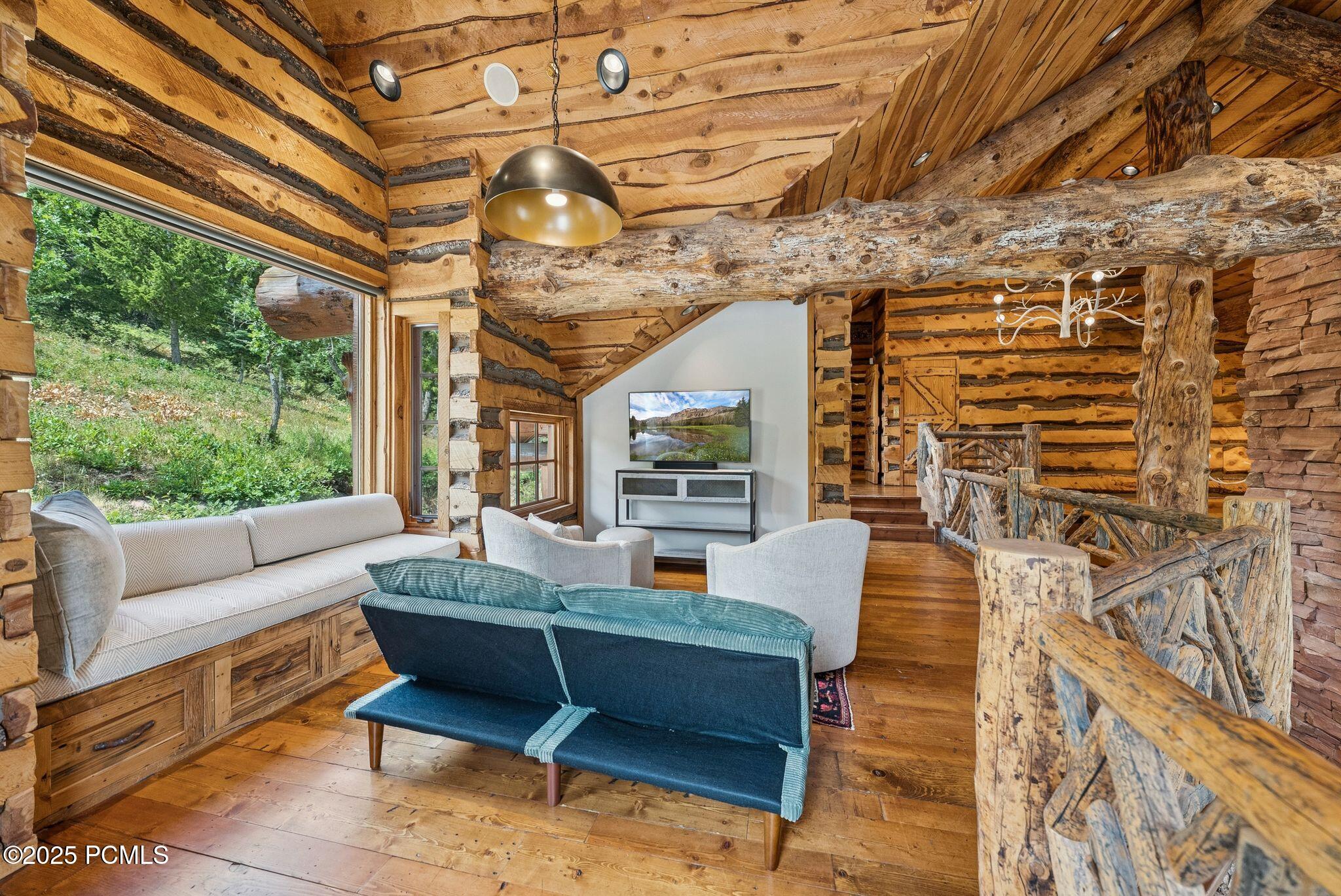 2500 W White Pine Lane