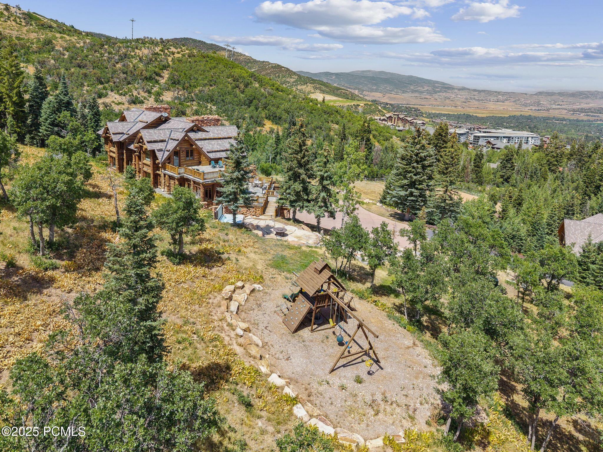 2500 W White Pine Lane
