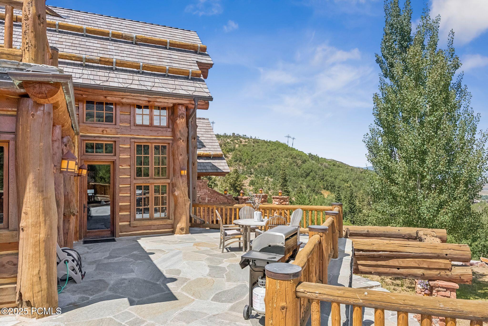 2500 W White Pine Lane