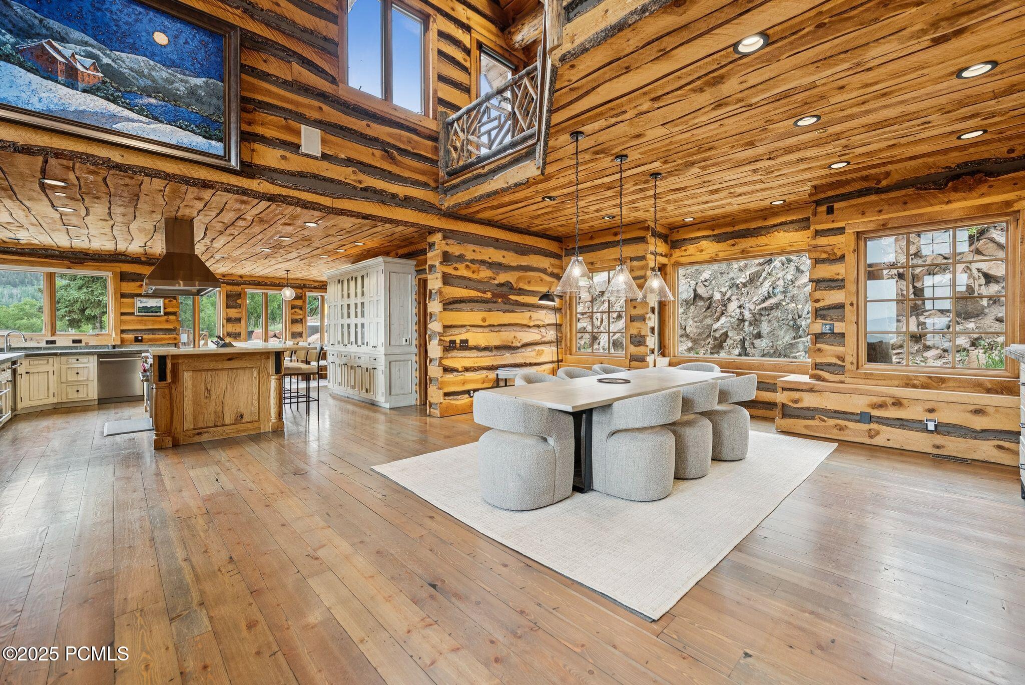 2500 W White Pine Lane