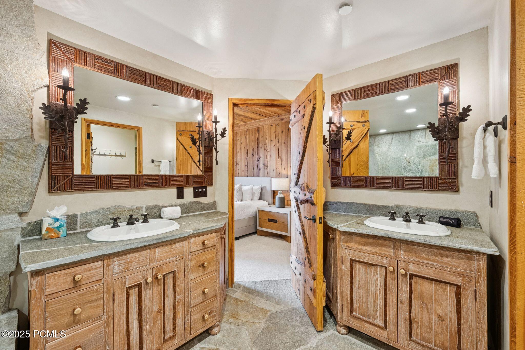 2500 W White Pine Lane