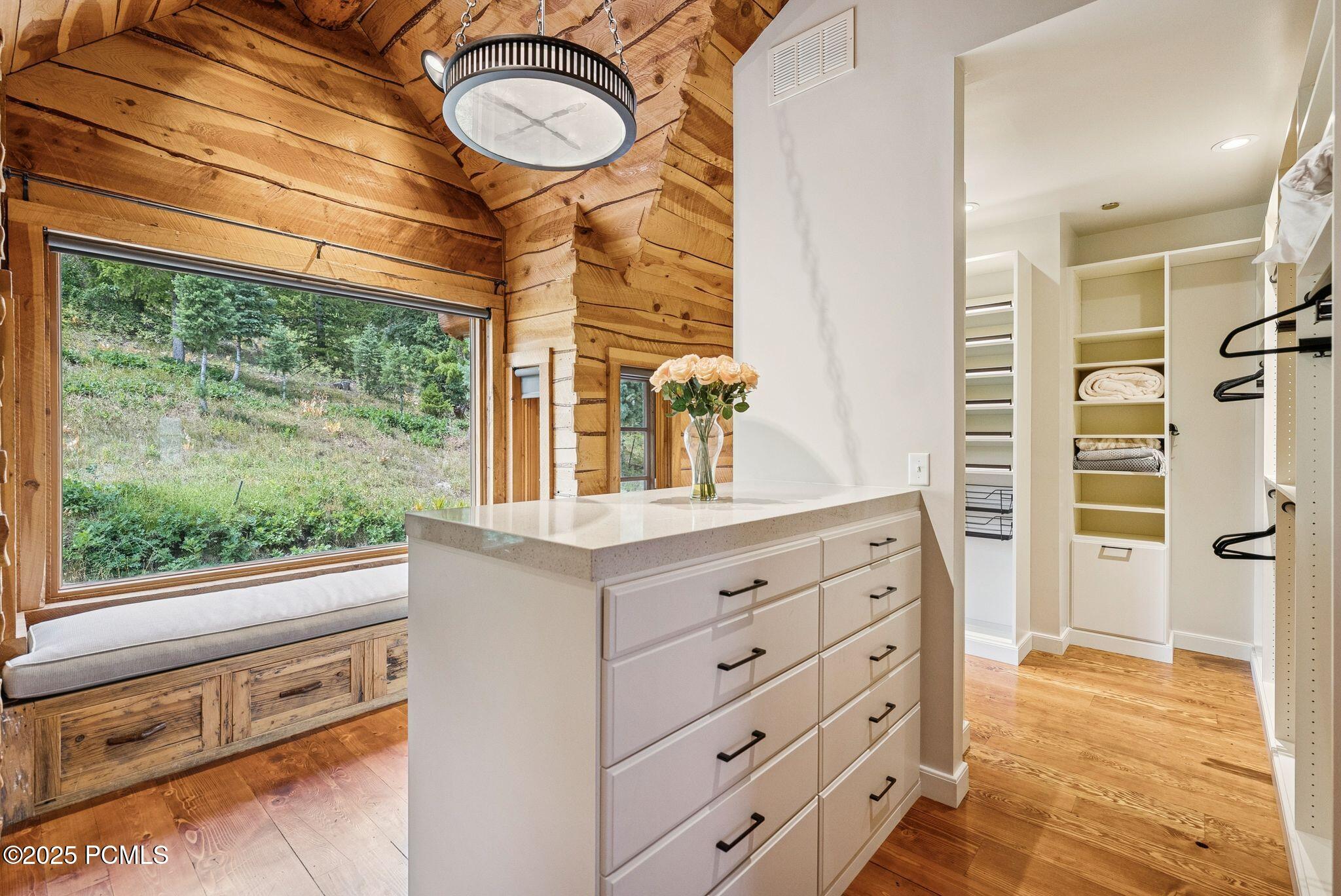 2500 W White Pine Lane